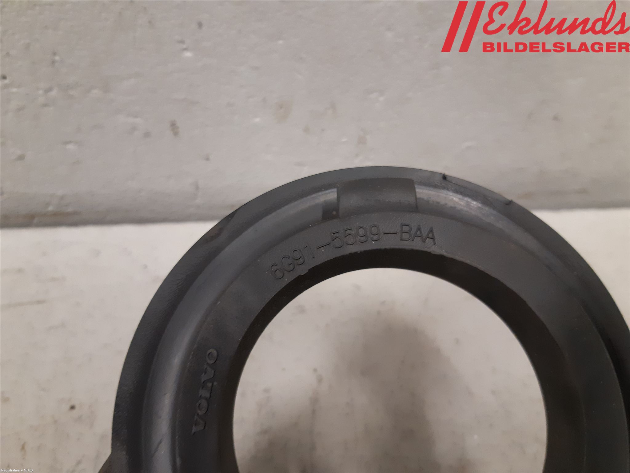 Volvo V70 14-16 Fjäderskål Bak