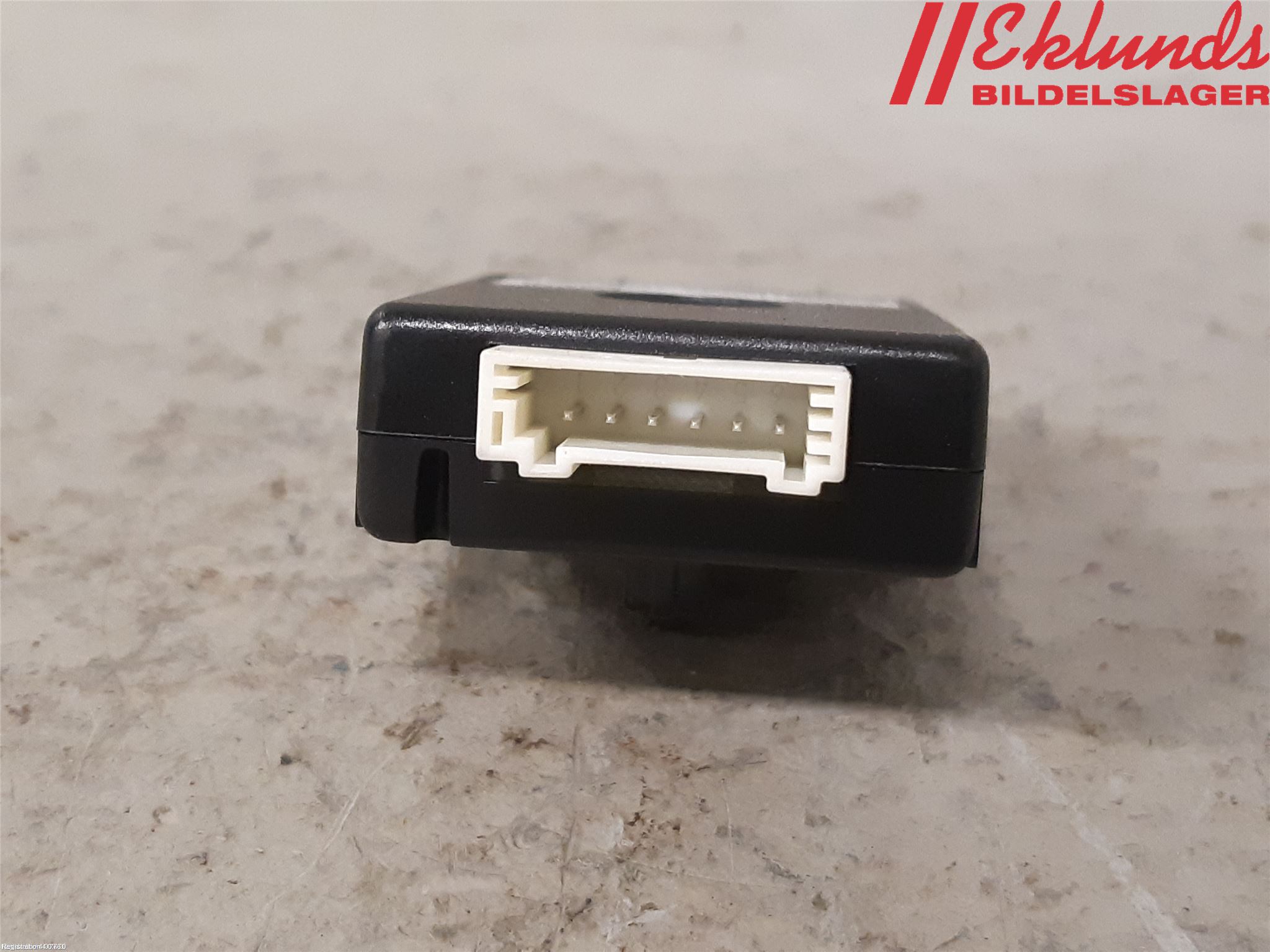 BMW X4 F26 14-18 Antennförstärkare