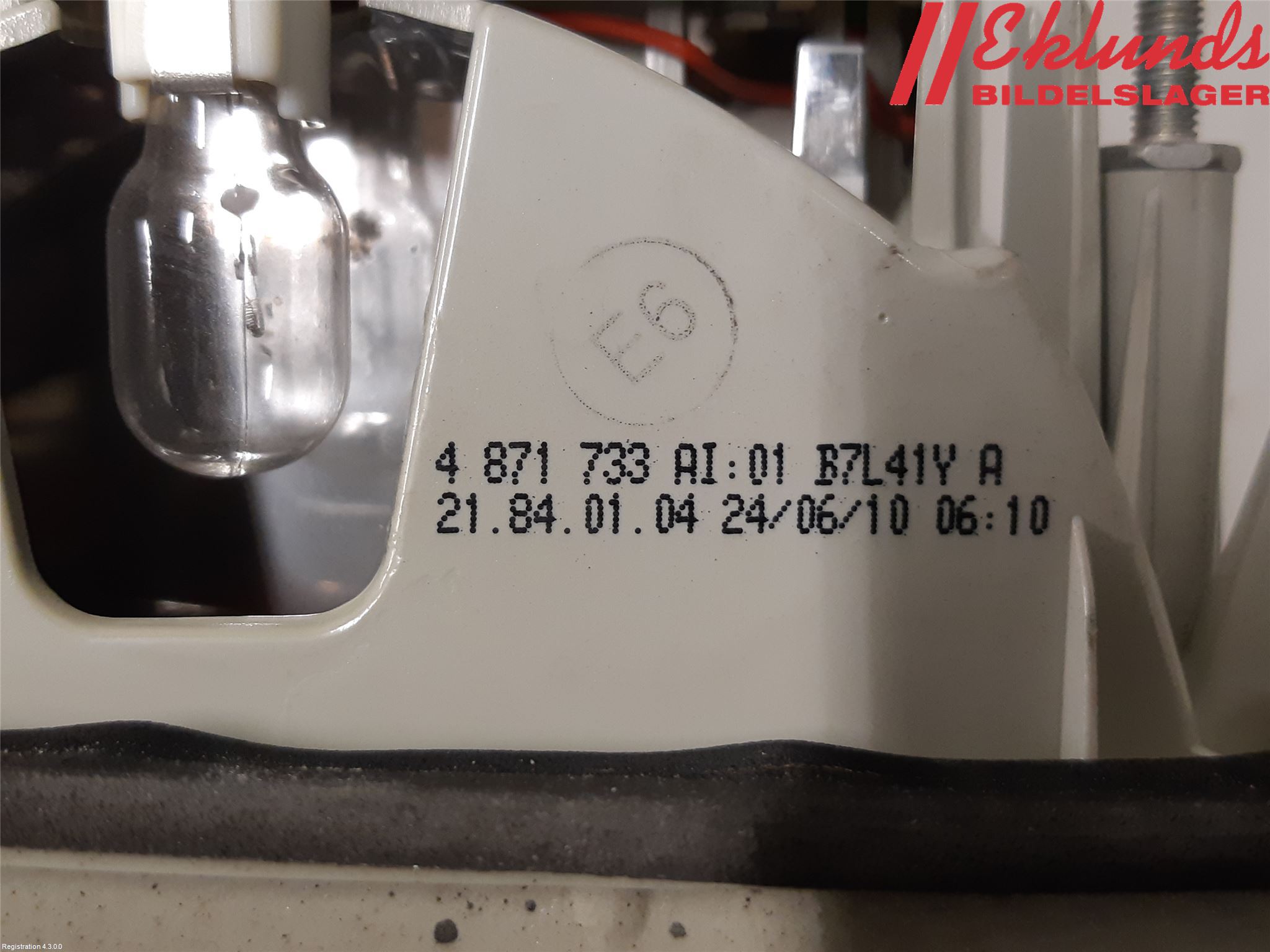 BMW 3 E90/91 SED/TOU 05-12 Bakljus Lucka Vä