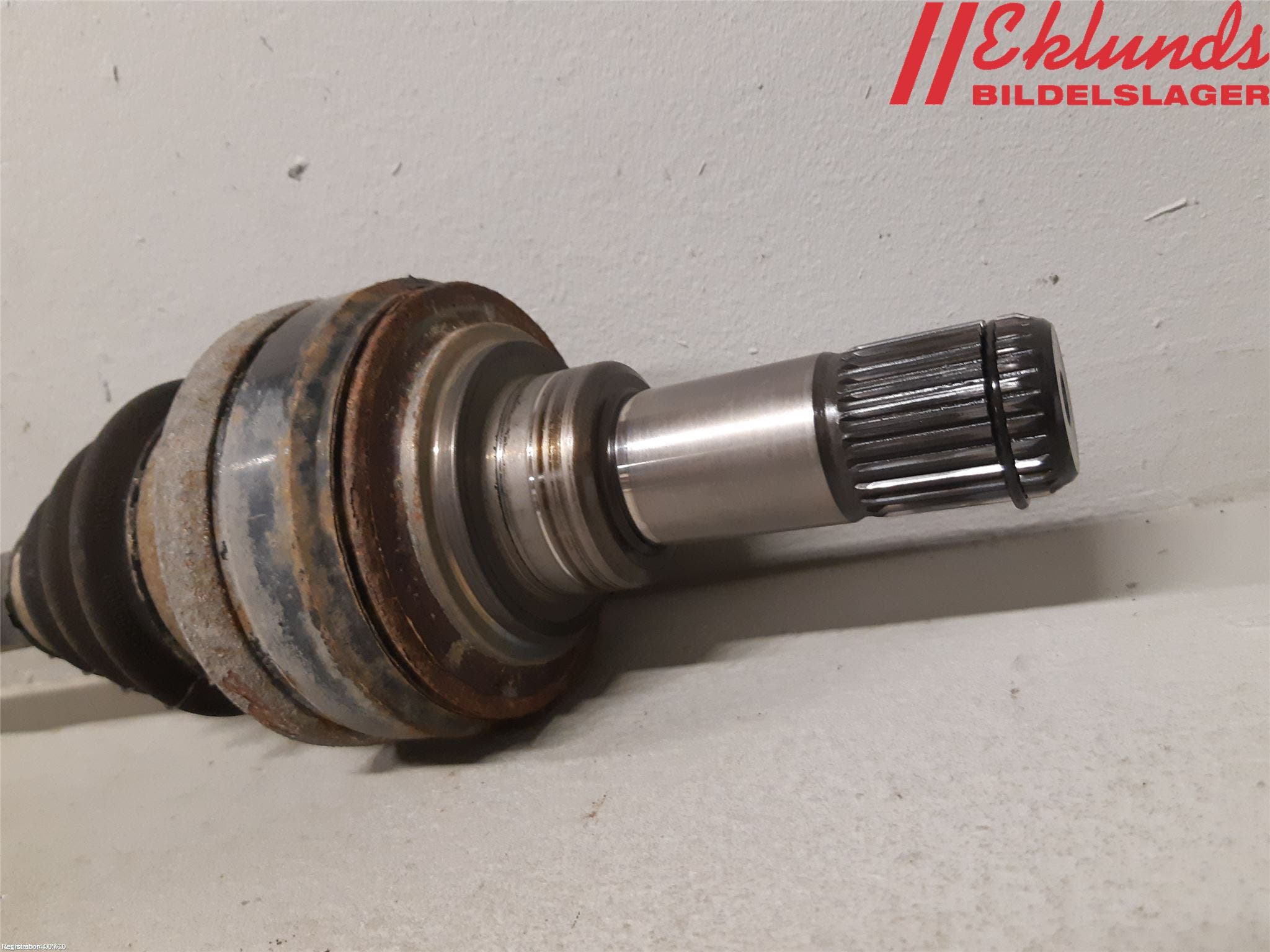 BMW X4 F26 14-18 Drivaxel Bak Höger