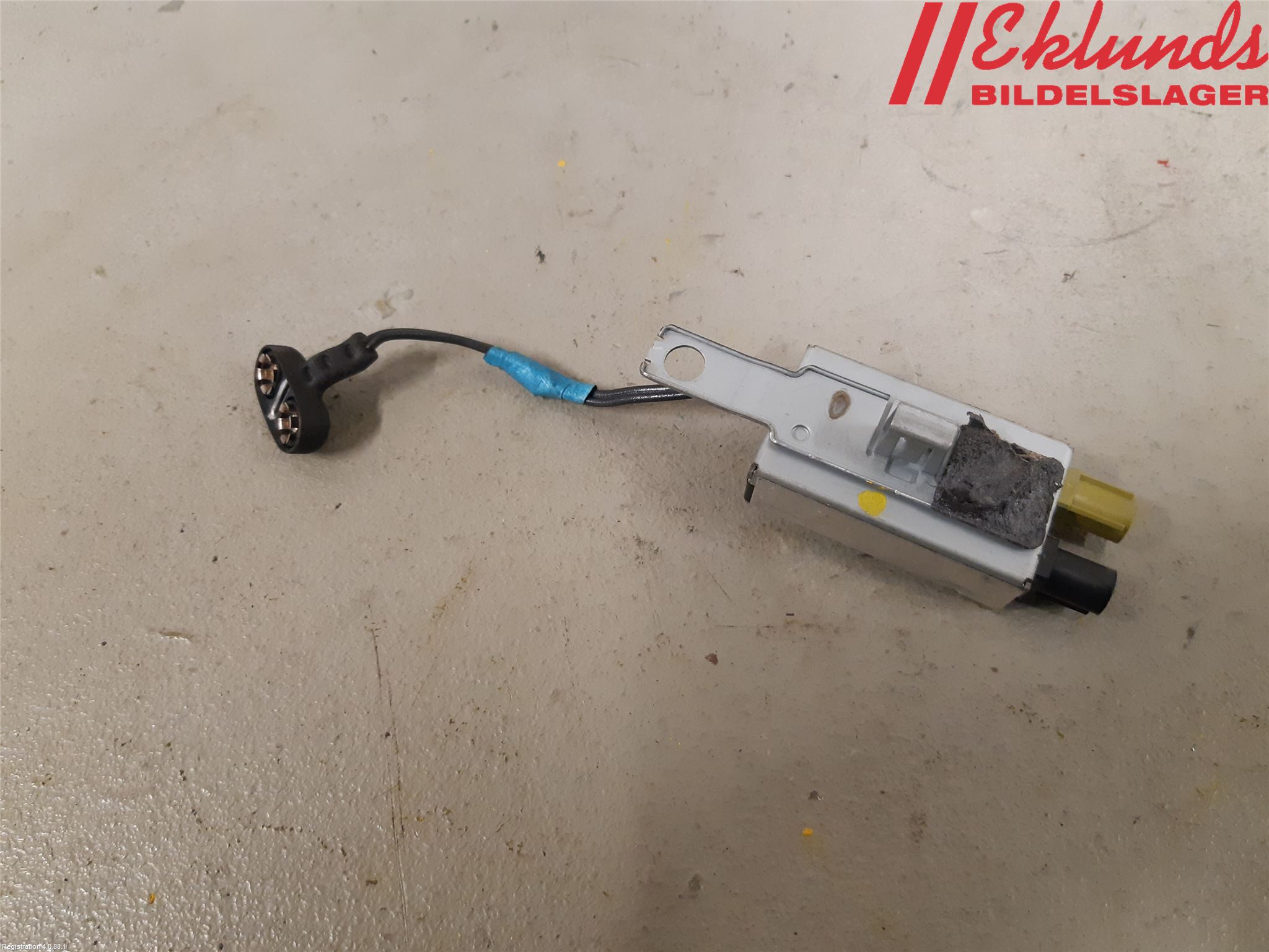 Tesla MODEL S 13- Antennförstärkare