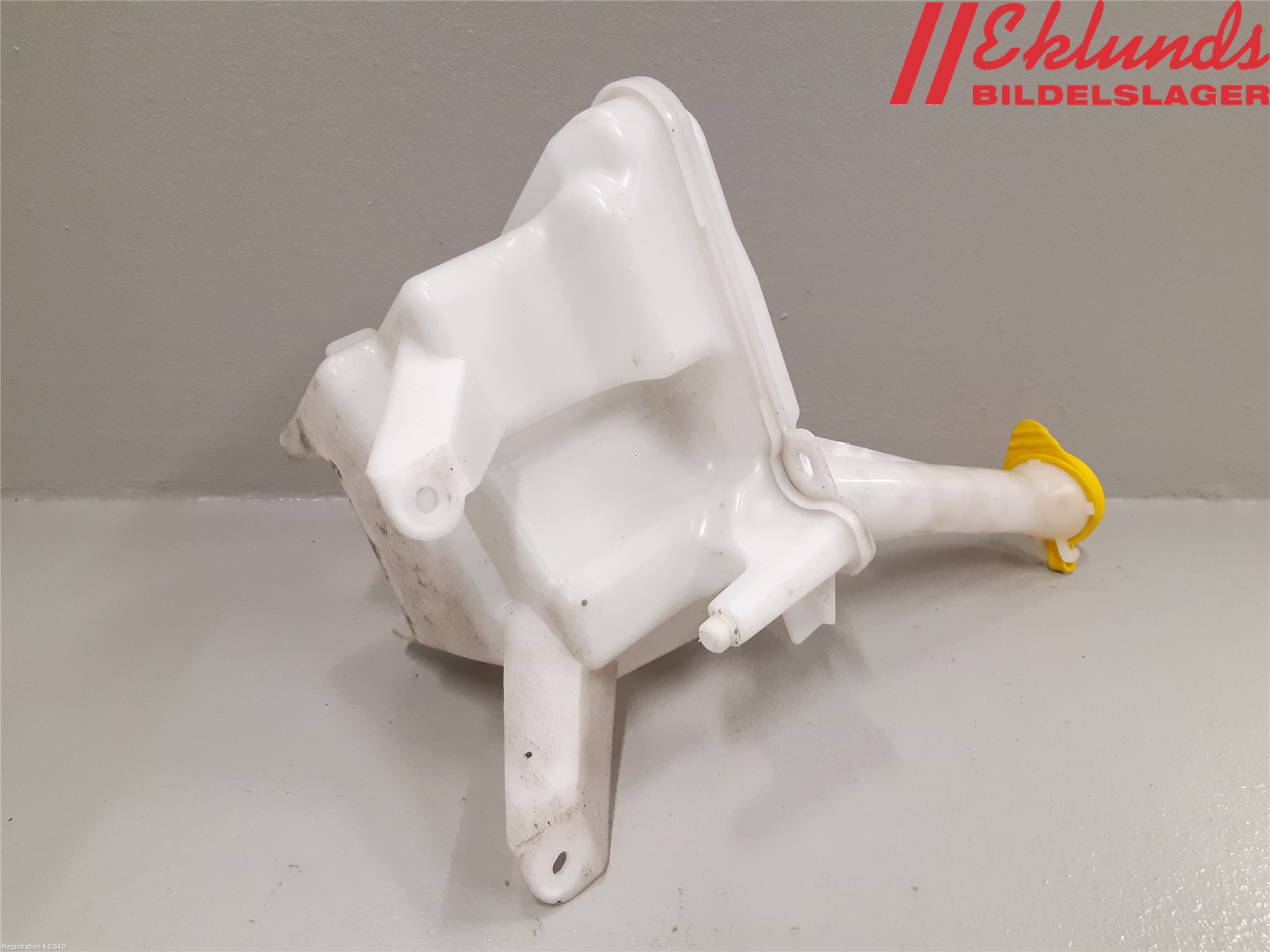 Toyota YARIS XP130 15-20 Spolartank Vindruta