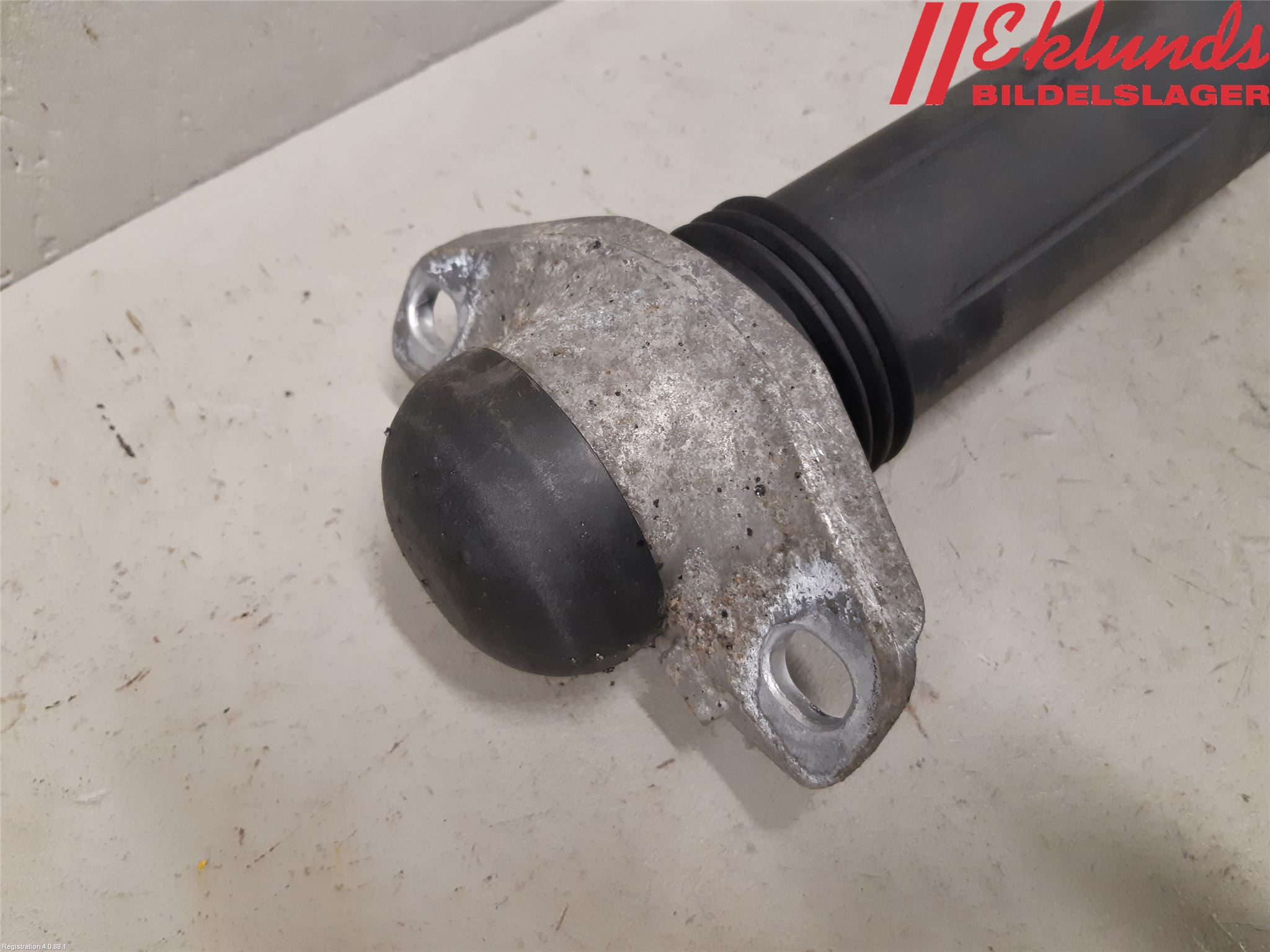 Toyota C-HR 16-23 Stötdämpare Bak