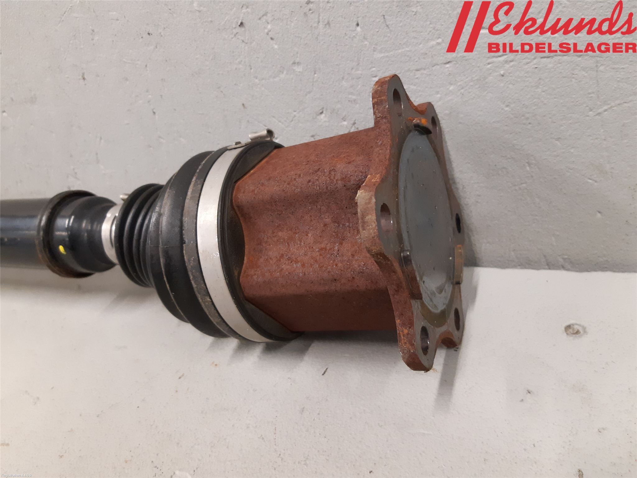 Volkswagen VW PASSAT 11-14 Drivaxel Fram Höger
