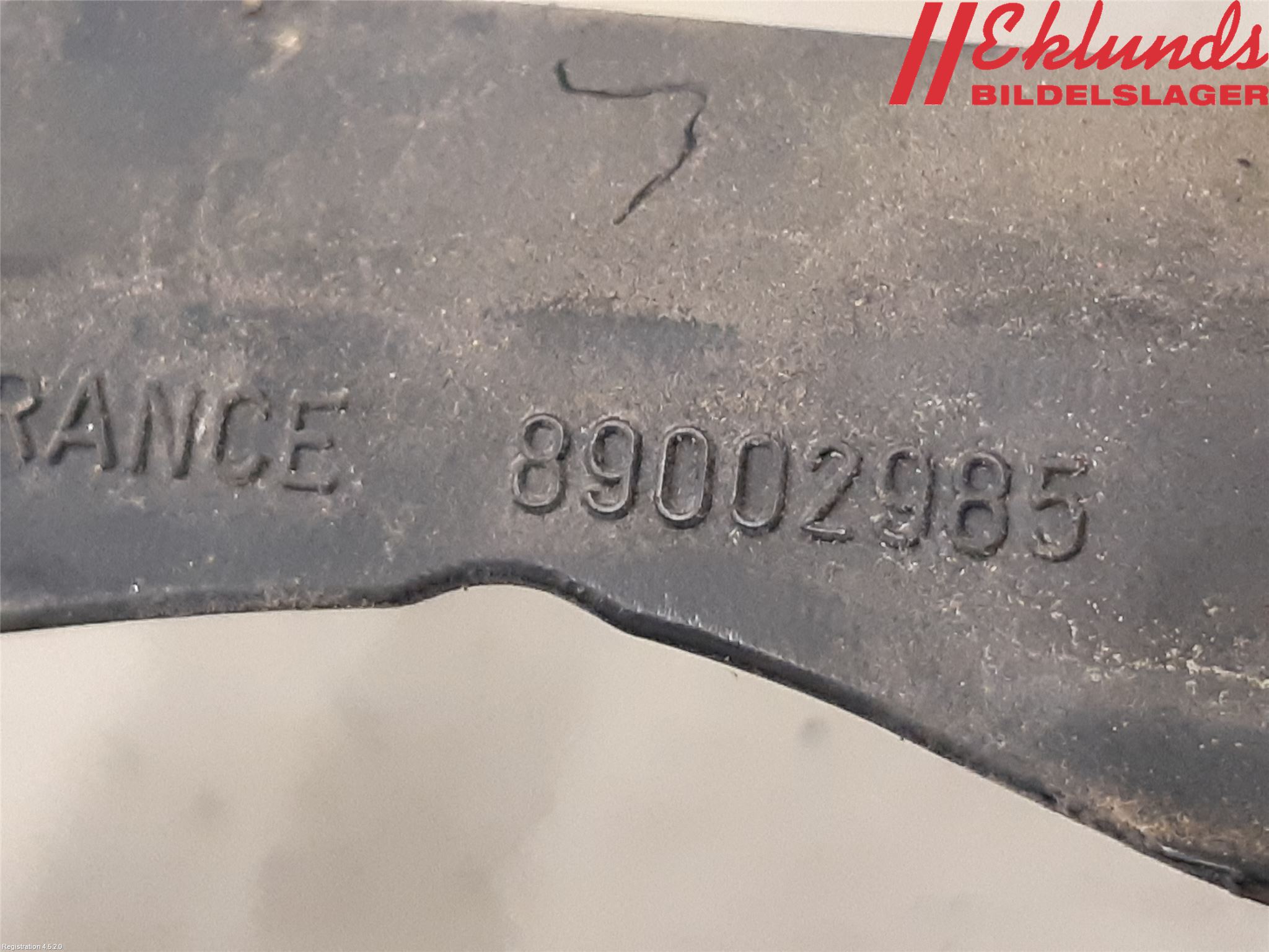 Volvo V70 00-04 Strålkast Fästsarg