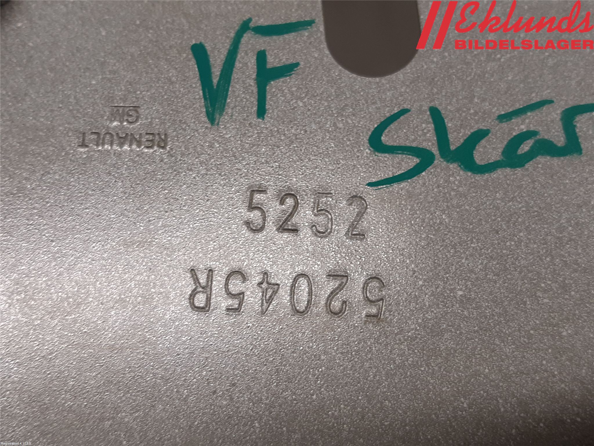 Renault TRAFIC/E-TECH 15- Skärmfäste Fram Vä