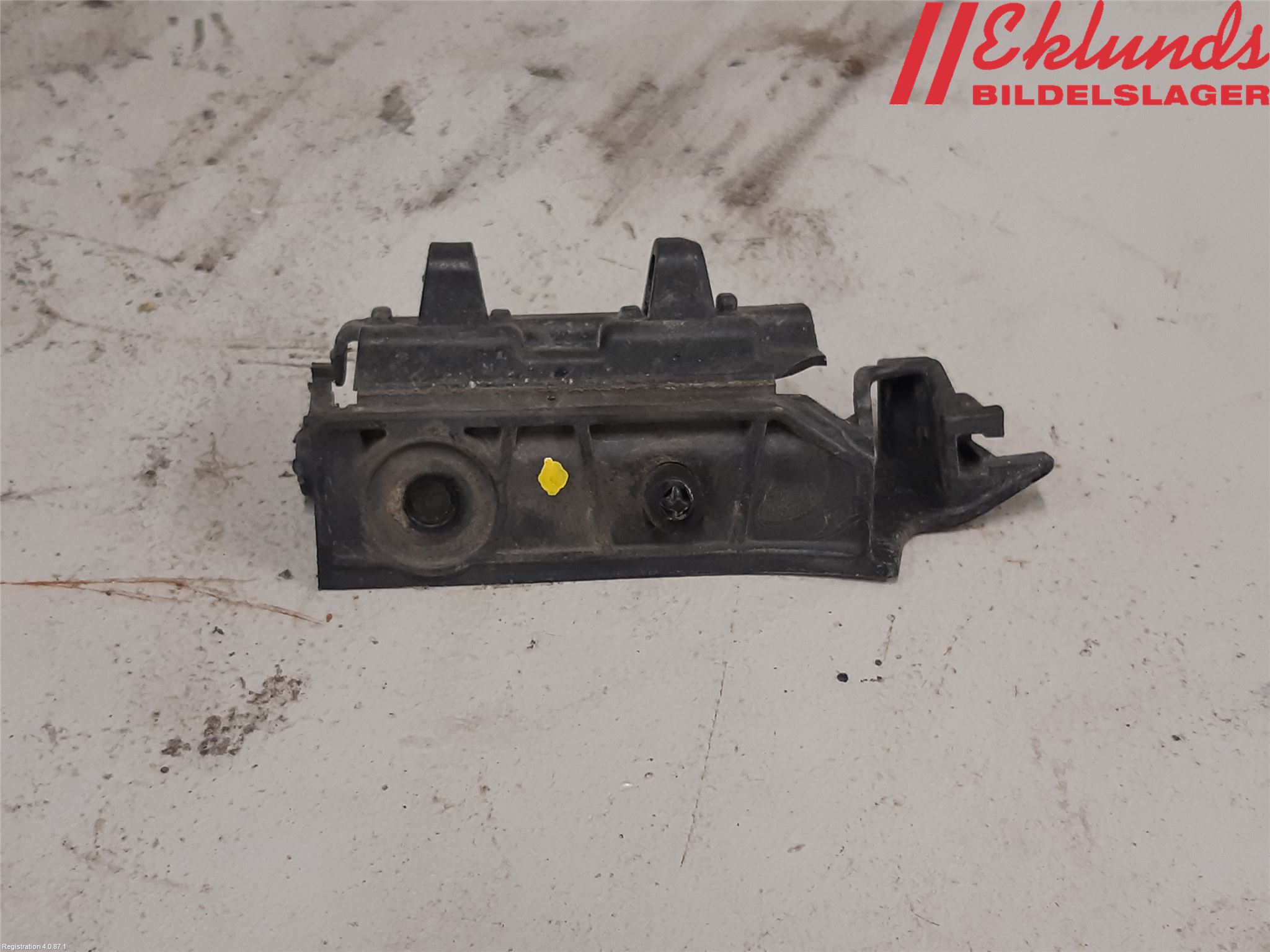 Audi A3/S3 8V 13-20 Stötfångarfäste Bak Hö