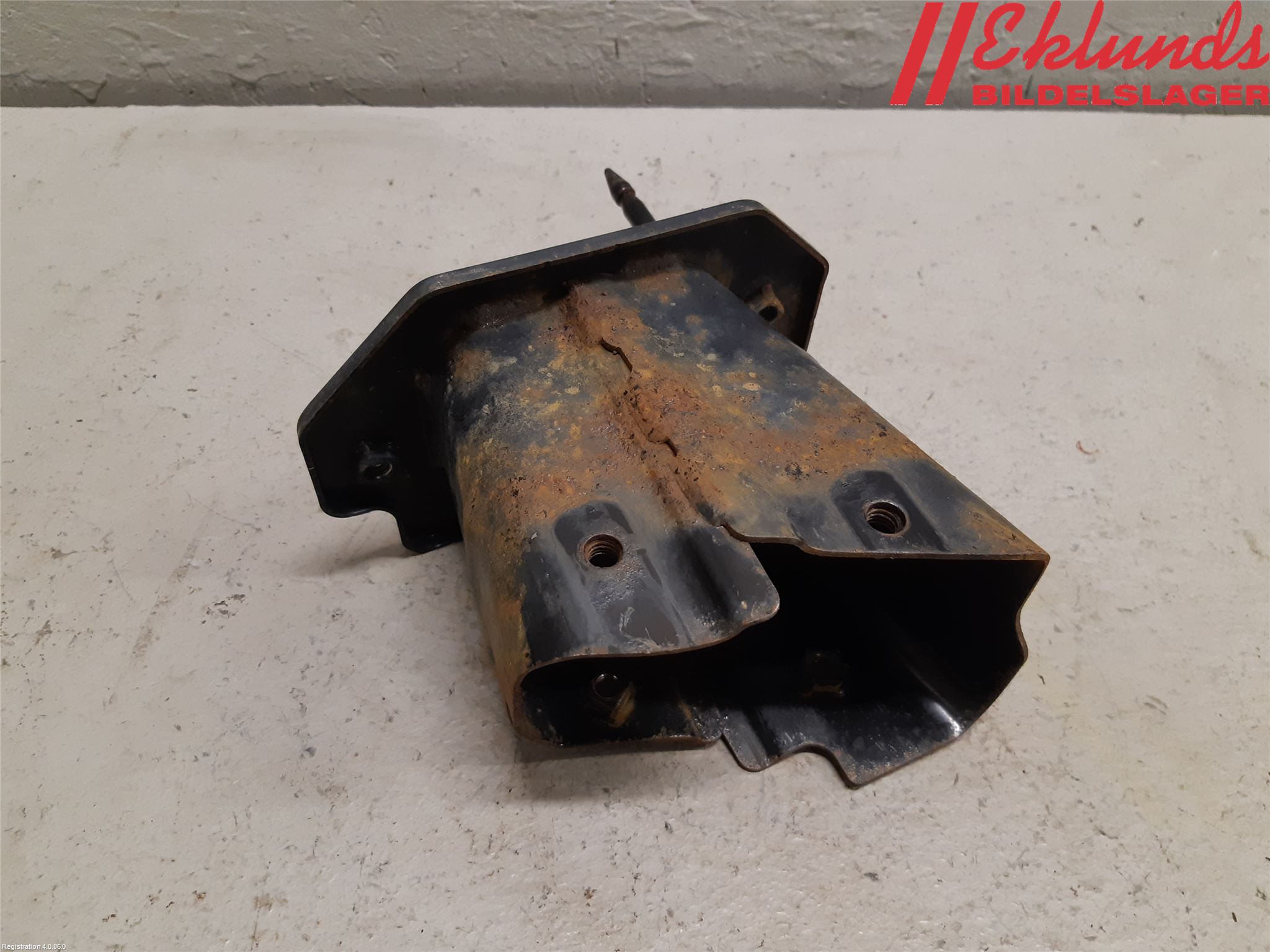 Kia STONIC 18->> Stötfångarbärjärn Bak