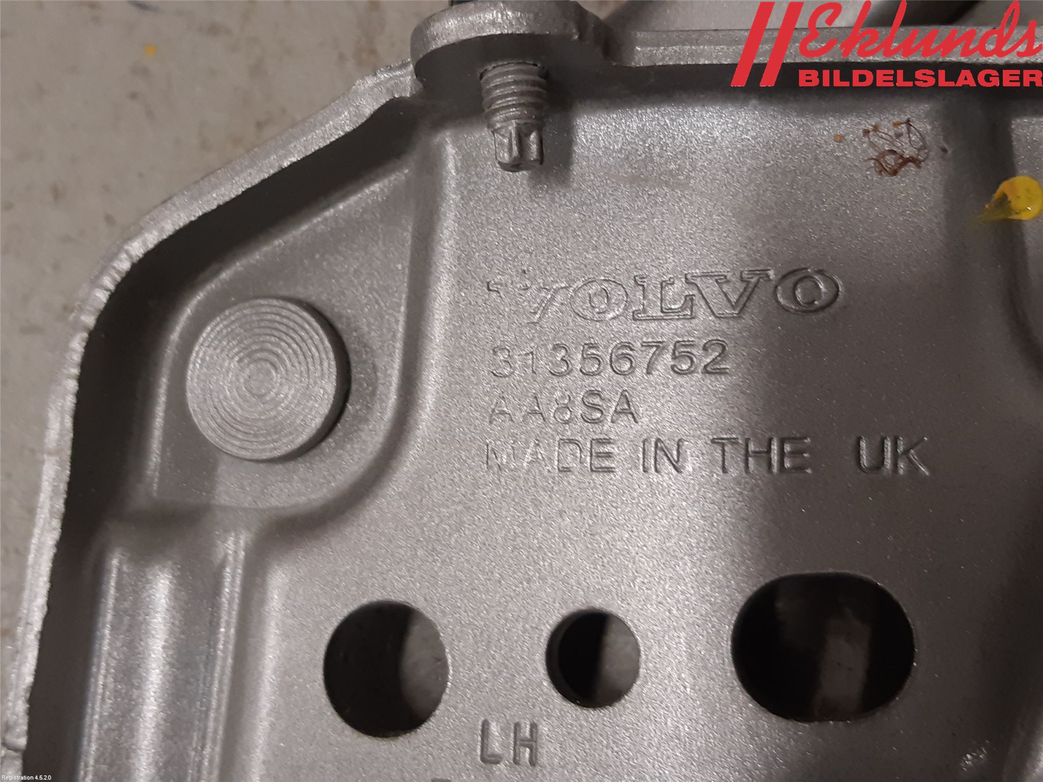 Volvo XC40/RECHARGE 18- Huvgångjärn