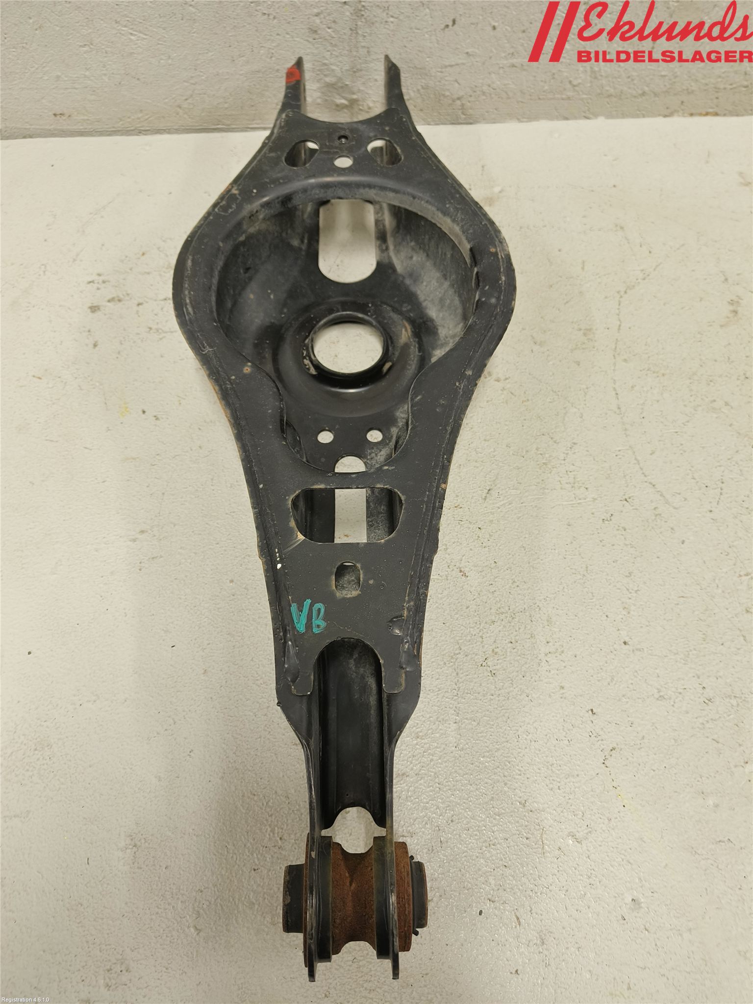 Toyota RAV4 19- Bärarm Bak Vänster