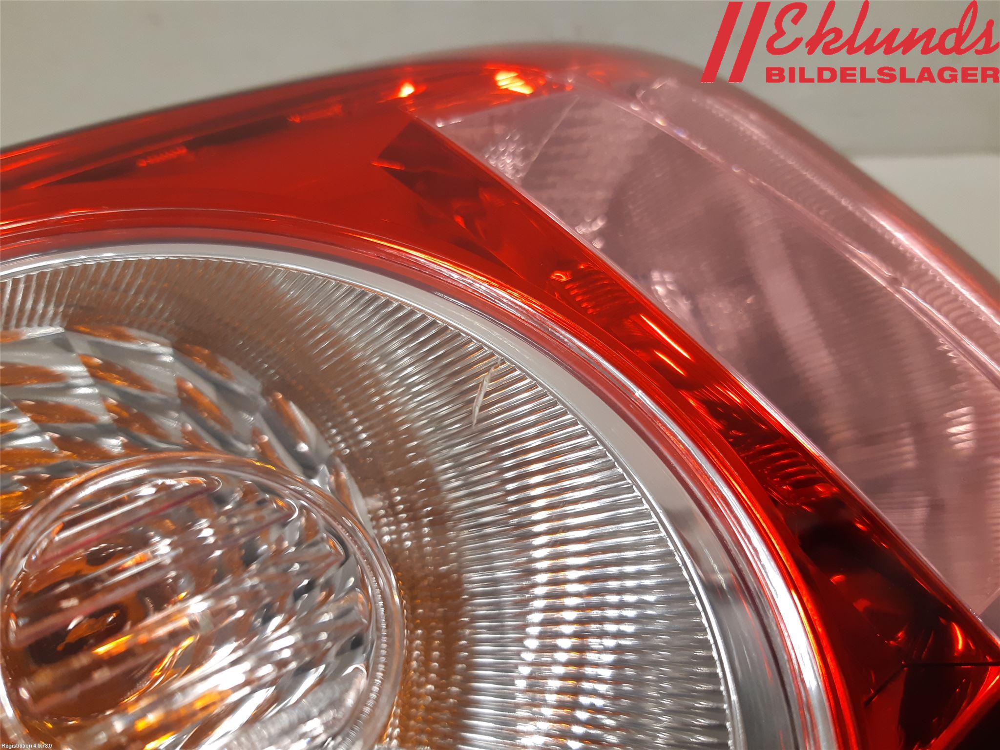 Dacia DUSTER 10-17 Bakljus Höger