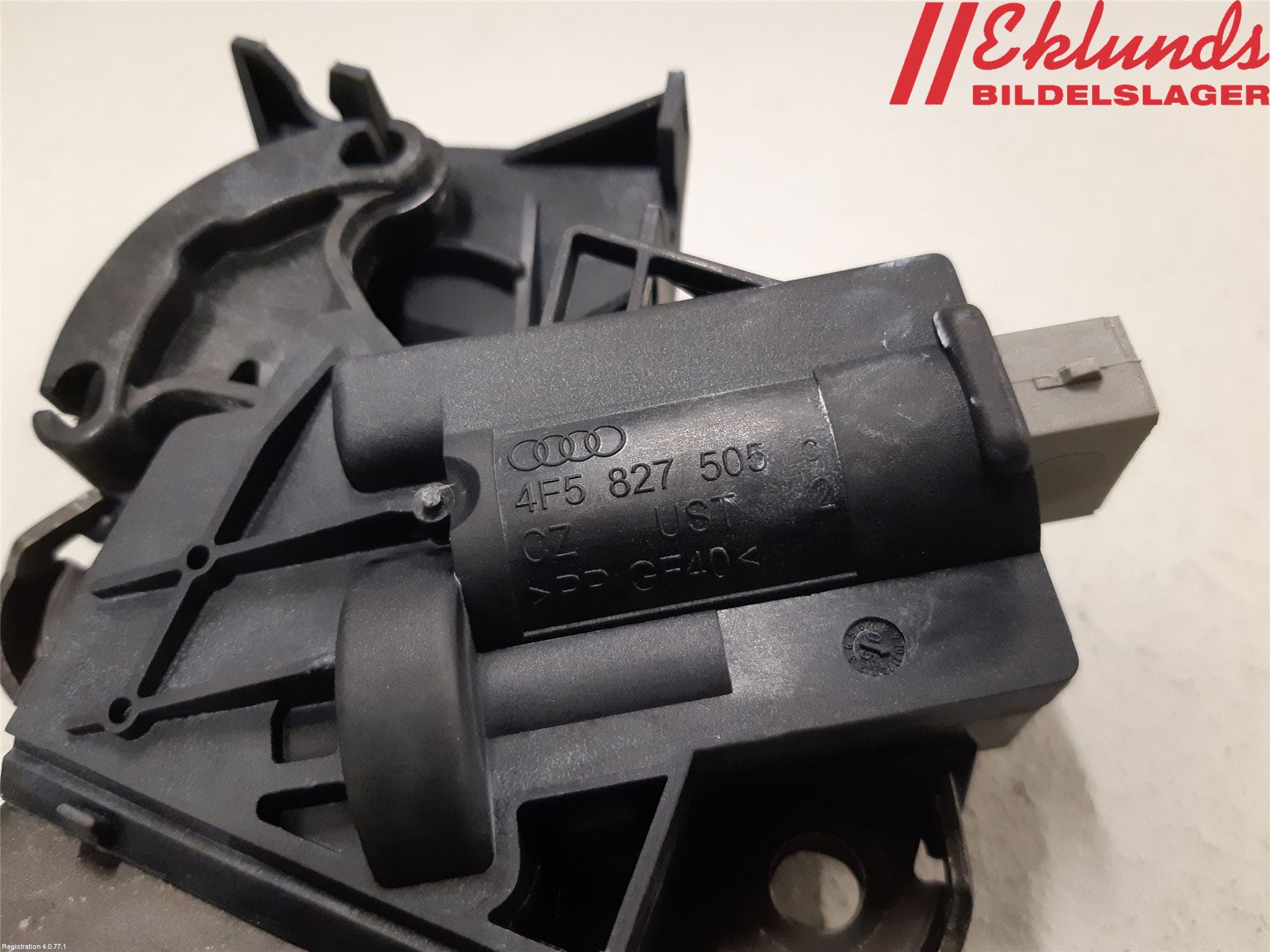 Audi A4/S4 01-05 Låskista Baklucka