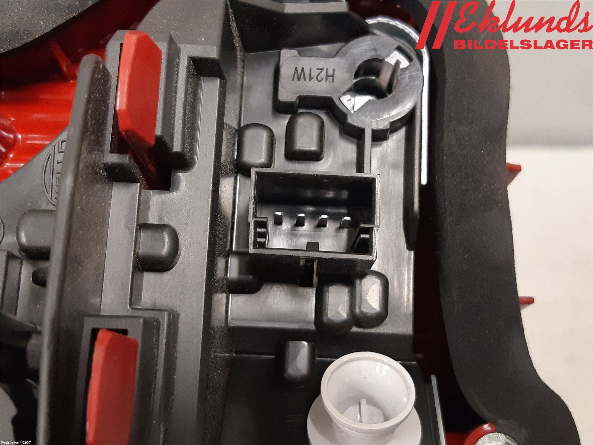 Volkswagen VW TOURAN 10-15 Bakljus Lucka Hö