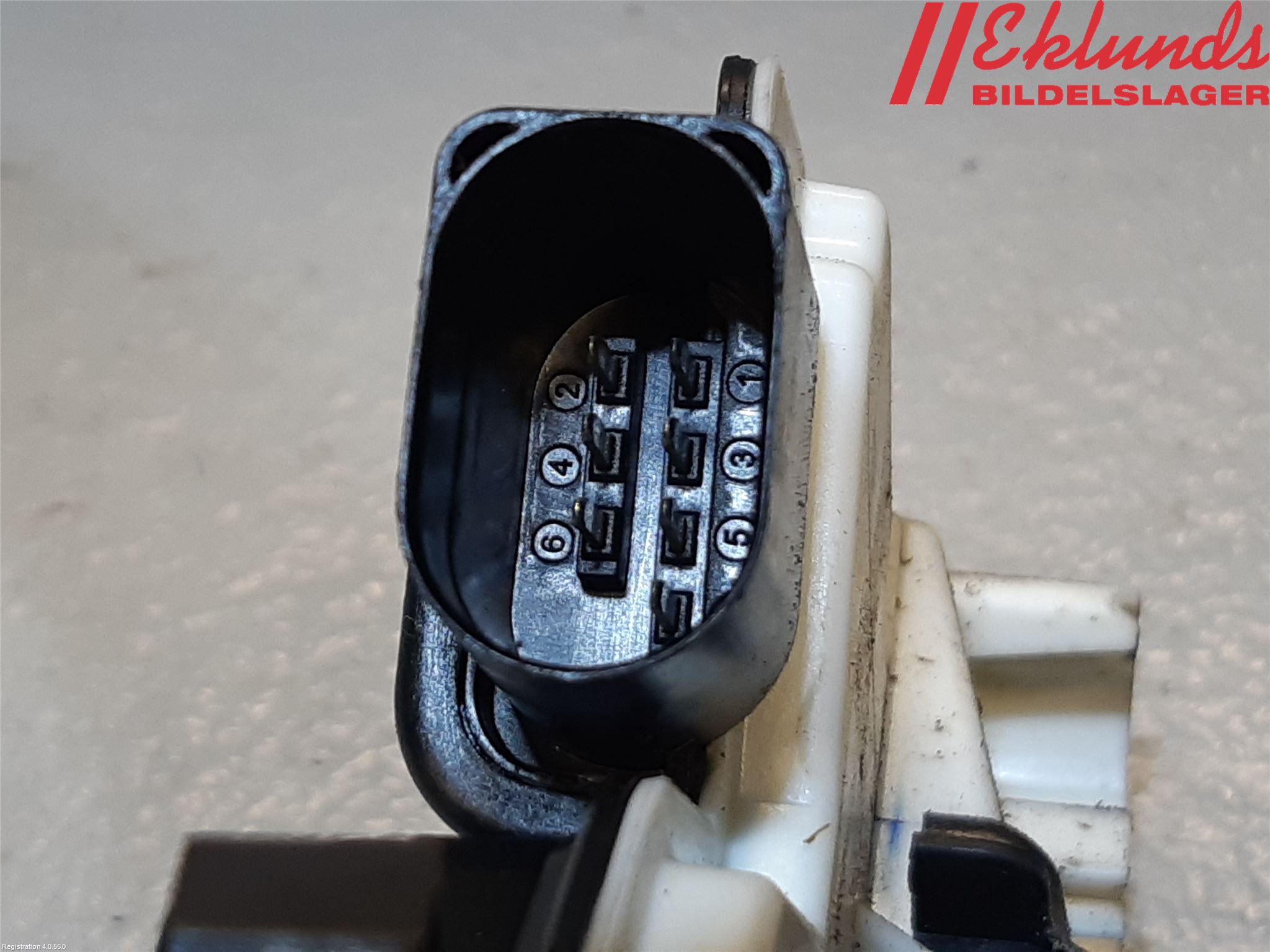 Volkswagen VW AMAROK 2H 10-22 Låskista-Dörrlås