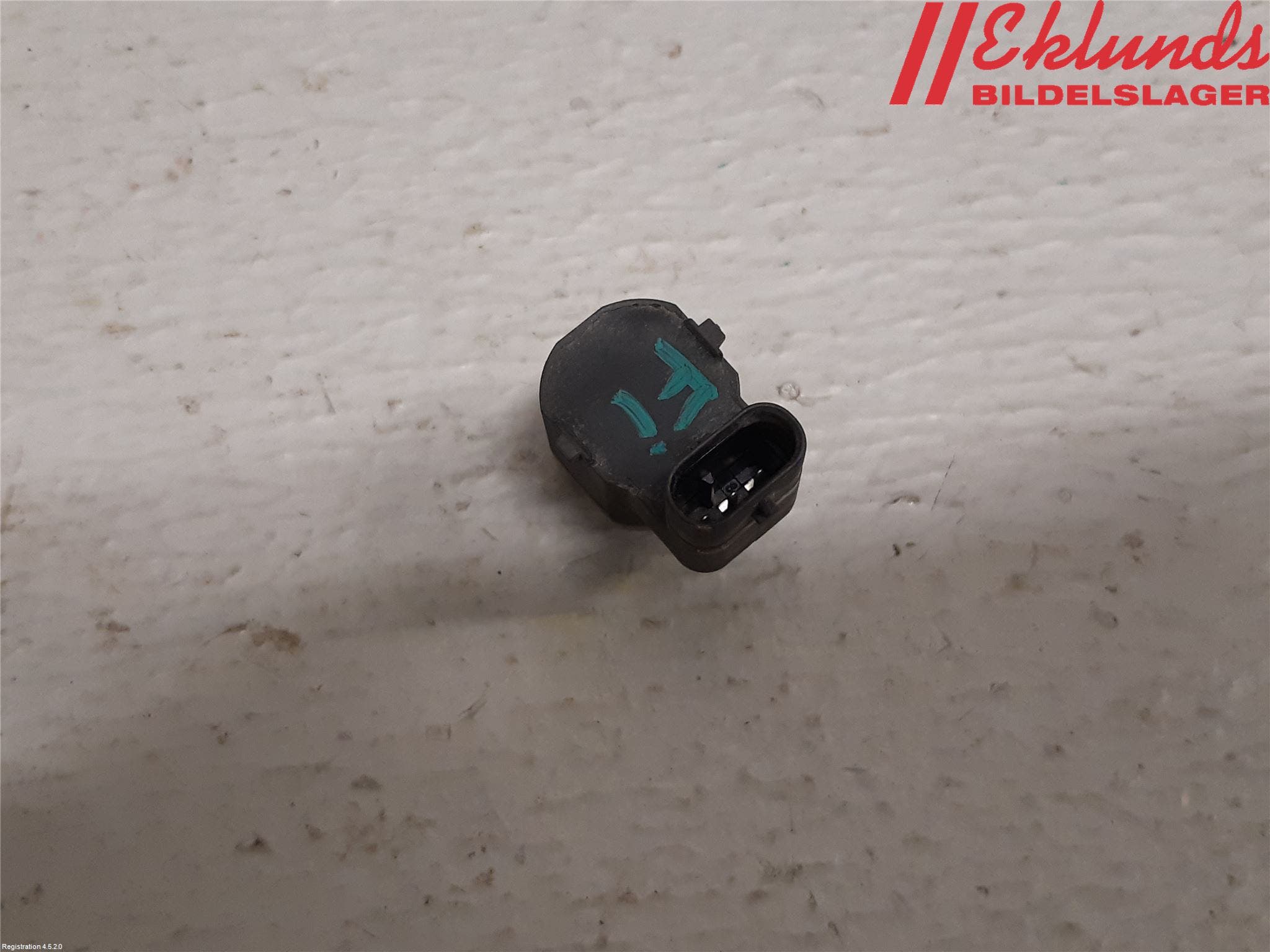 BMW 5 F10/F11/F18 09-17 Parkeringshjälp Frontsensor
