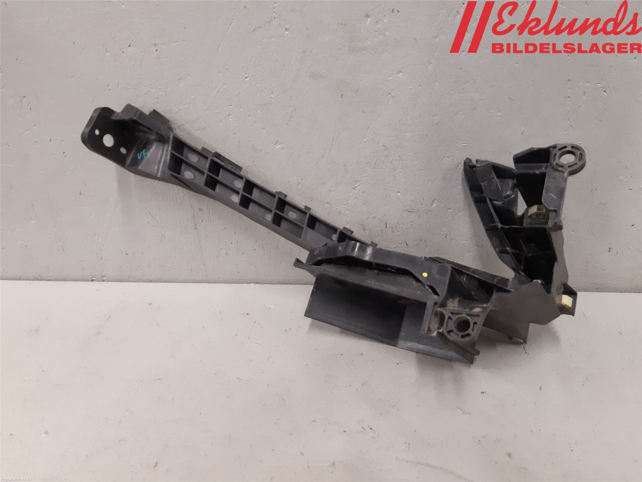 Honda CR-V 13-18 Strålkast Fästsarg