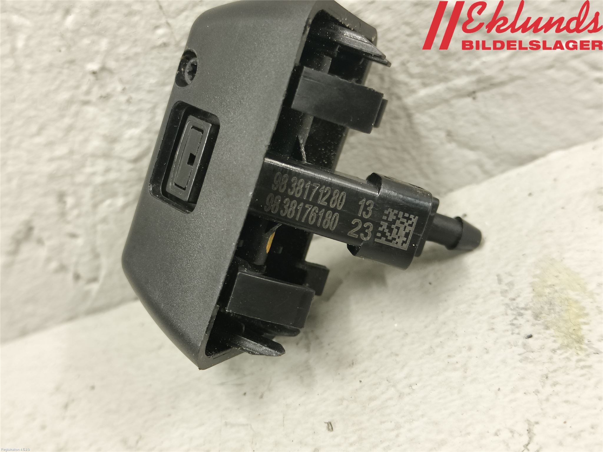 Peugeot 2008/E-2008 20- Spolarmunstycke Rutor