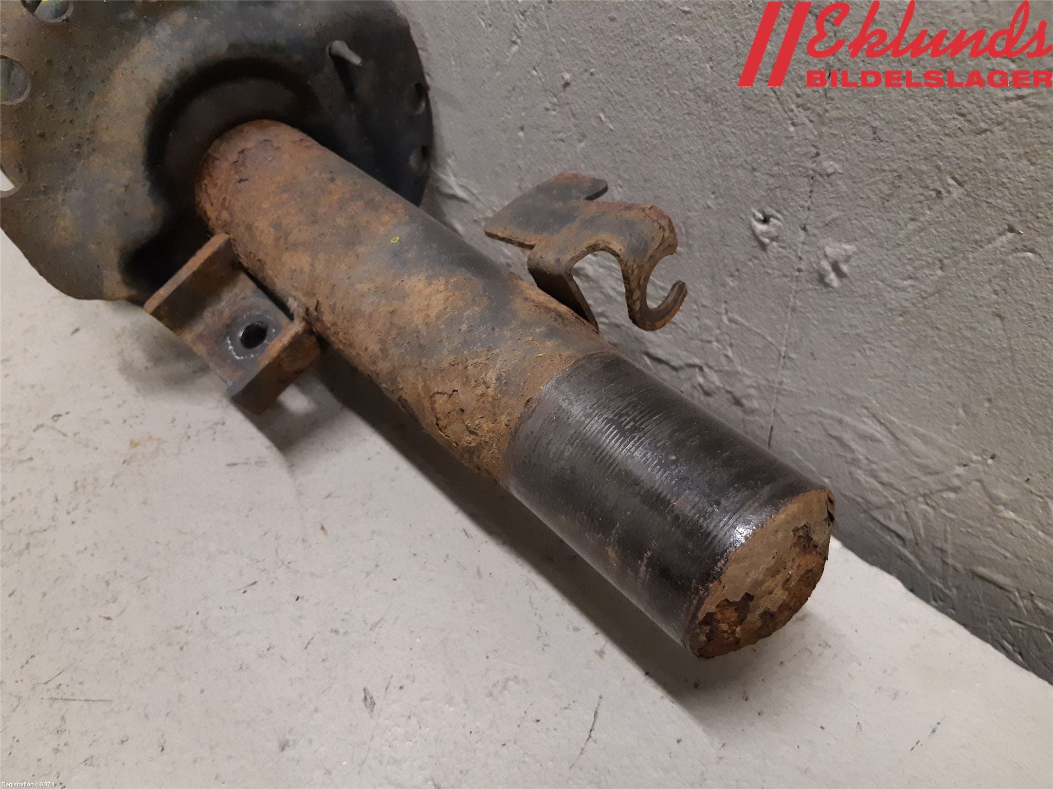 Volvo V70 08-13 Fjäderben Fram Höger