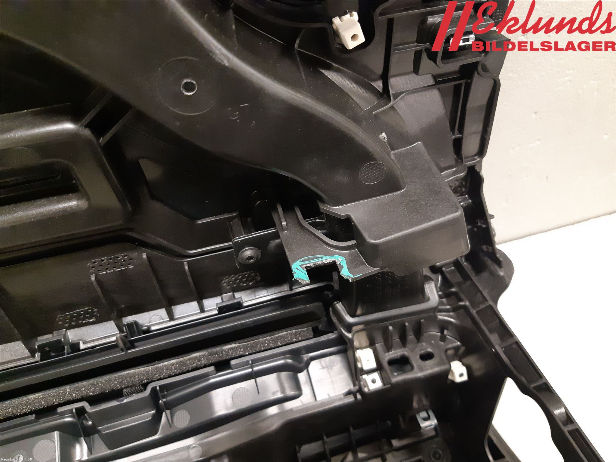Tesla MODEL Y 21- Instrumentbräda