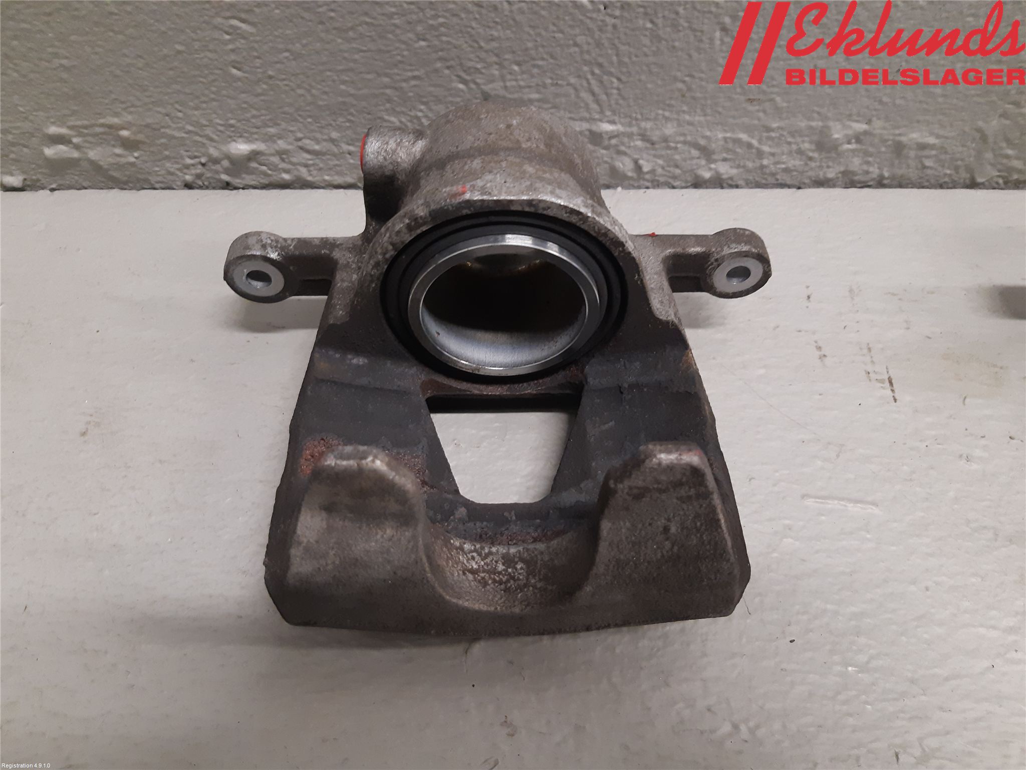 Volvo XC40/RECHARGE 18- Bromsok Fram Vänster