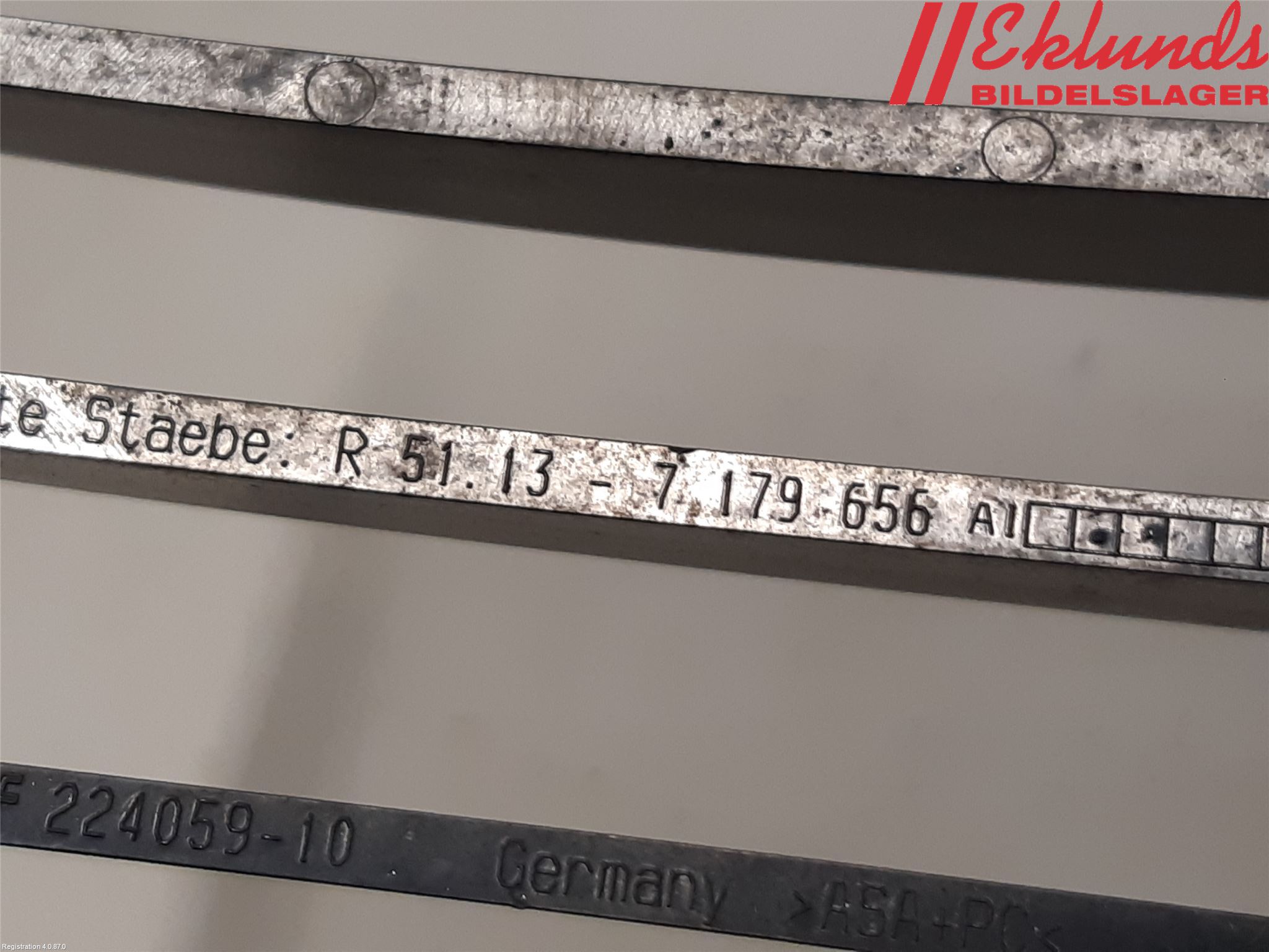 BMW 1 E87/81 5D/3D 03-11 Grilldel Höger