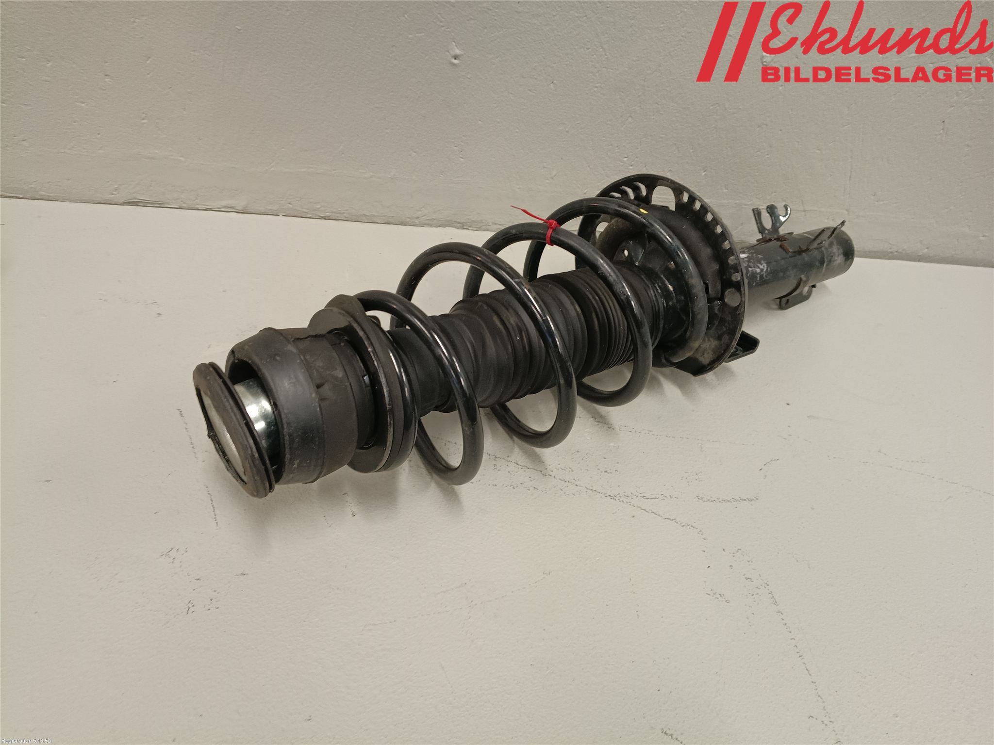 Volkswagen VW POLO 10-17 Fjäderben Fram Vänster