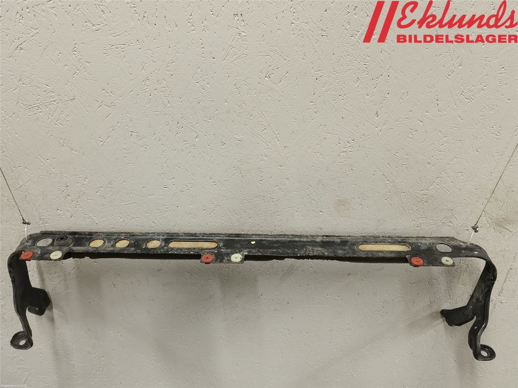 Ford KUGA 08-12 Kylarfäste-Ram-Balk