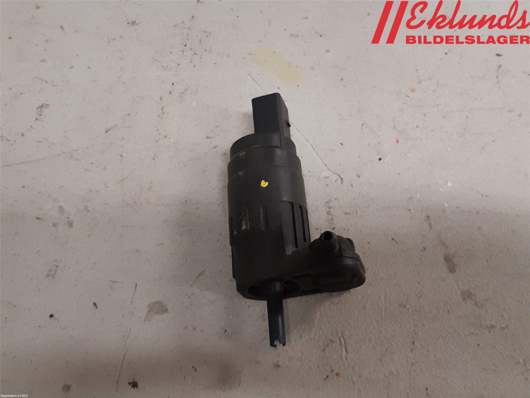 Volkswagen VW CADDY      04-10 Spolarpump Vindruta