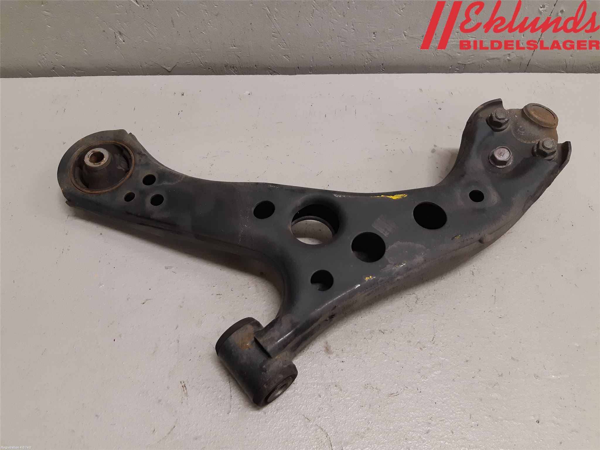 Toyota PRIUS (ZVW50) 16-21 Bärarm Fram Undre Hö