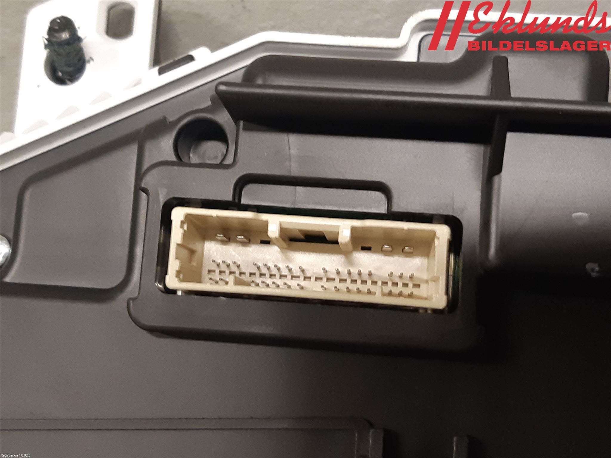 Toyota YARIS XP21 20- Instrument Komb