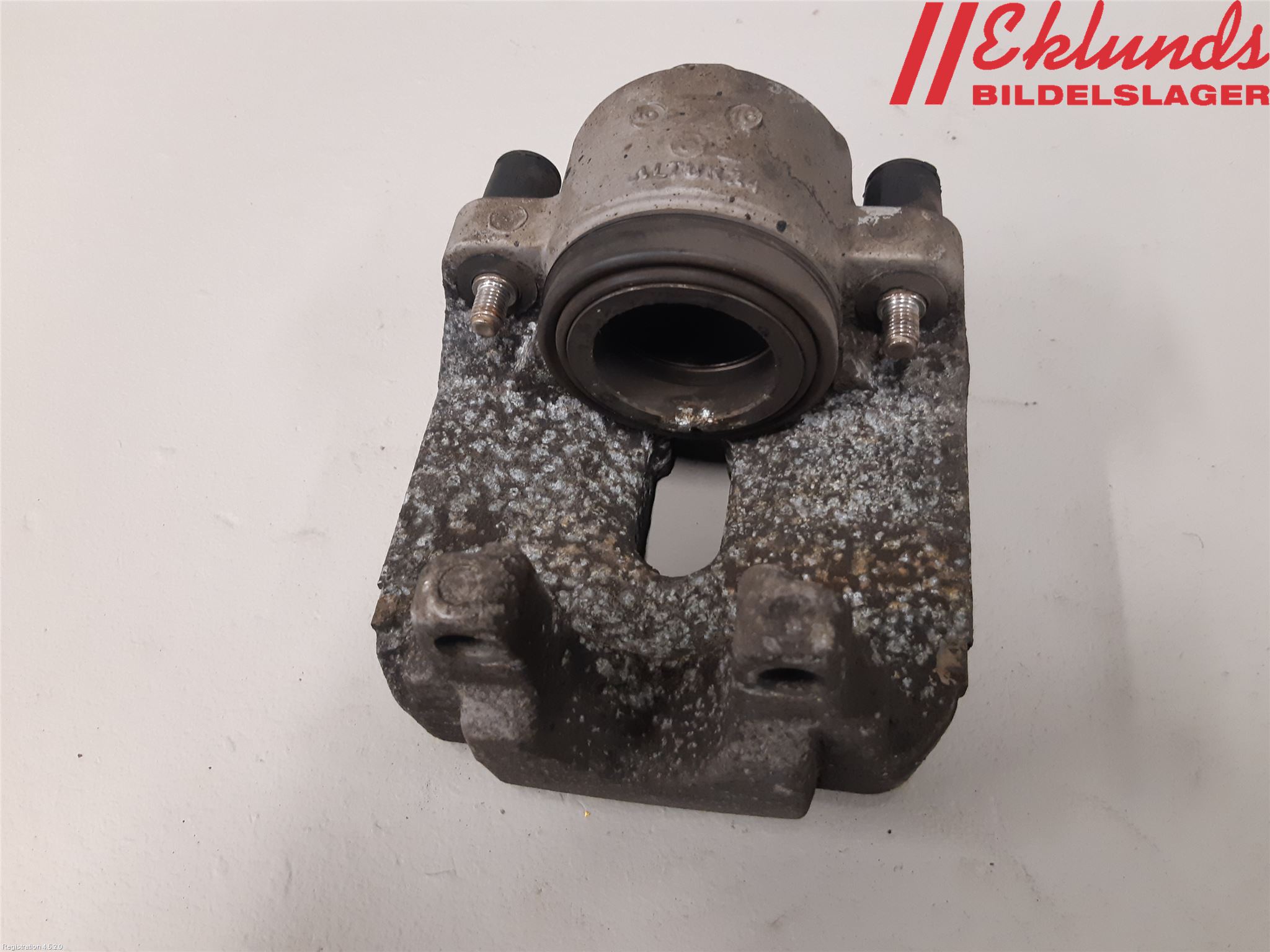 BMW 5 F10/F11/F18 09-17 Bromsok Fram Höger