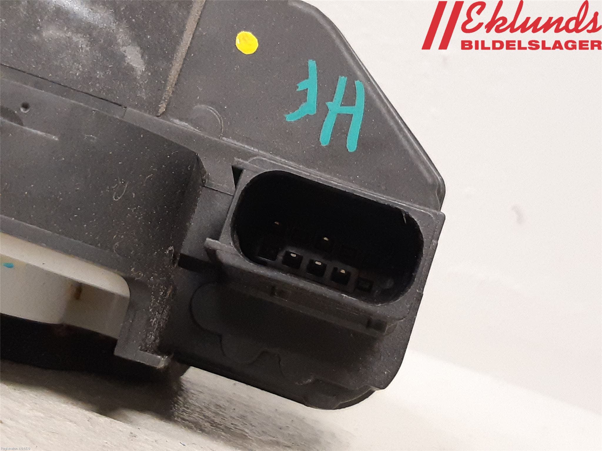 Opel ASTRA J 10-15 Låskista-Dörrlås