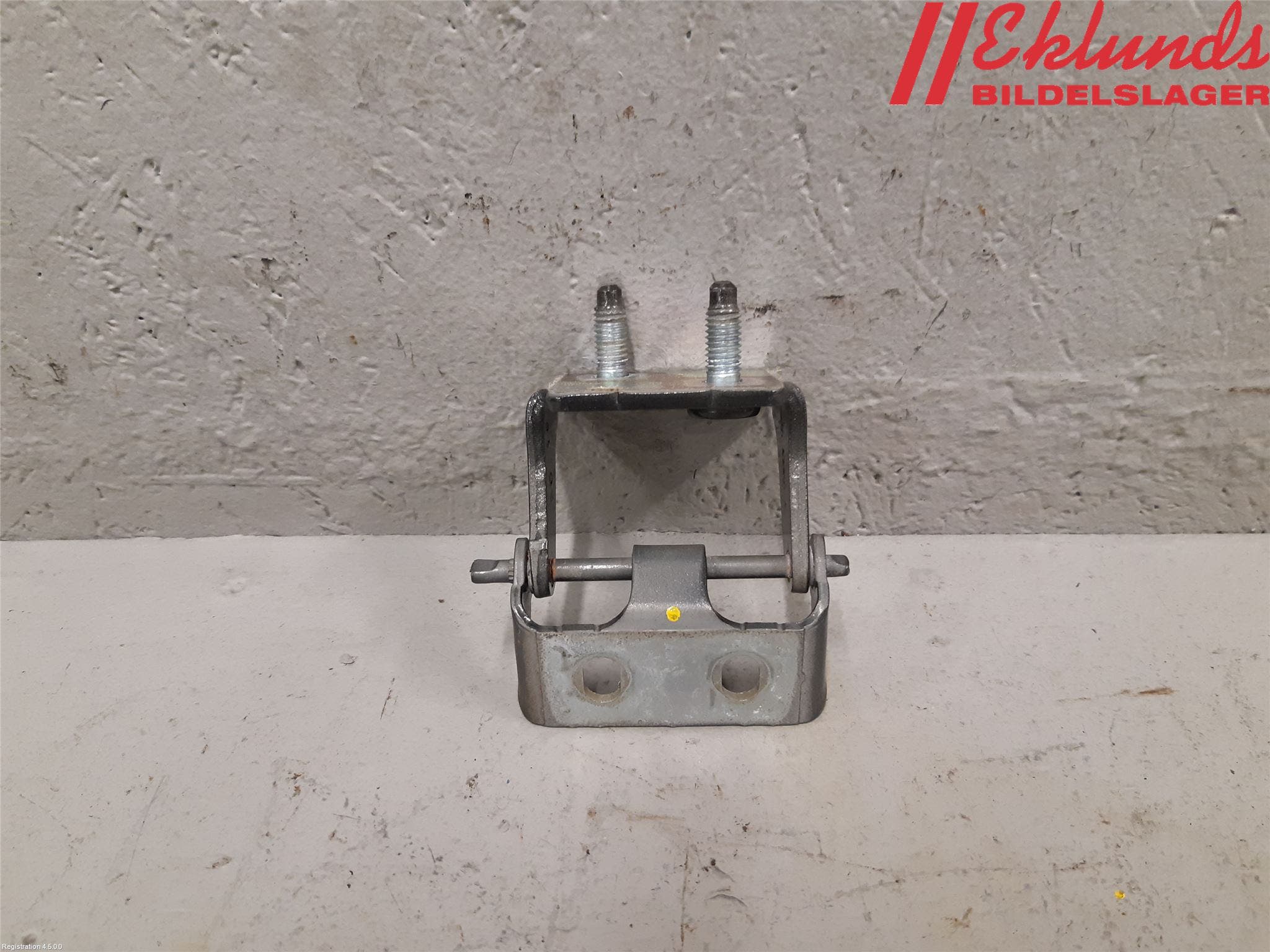 Ford FOCUS 19- Bakluckegångjärn Vä