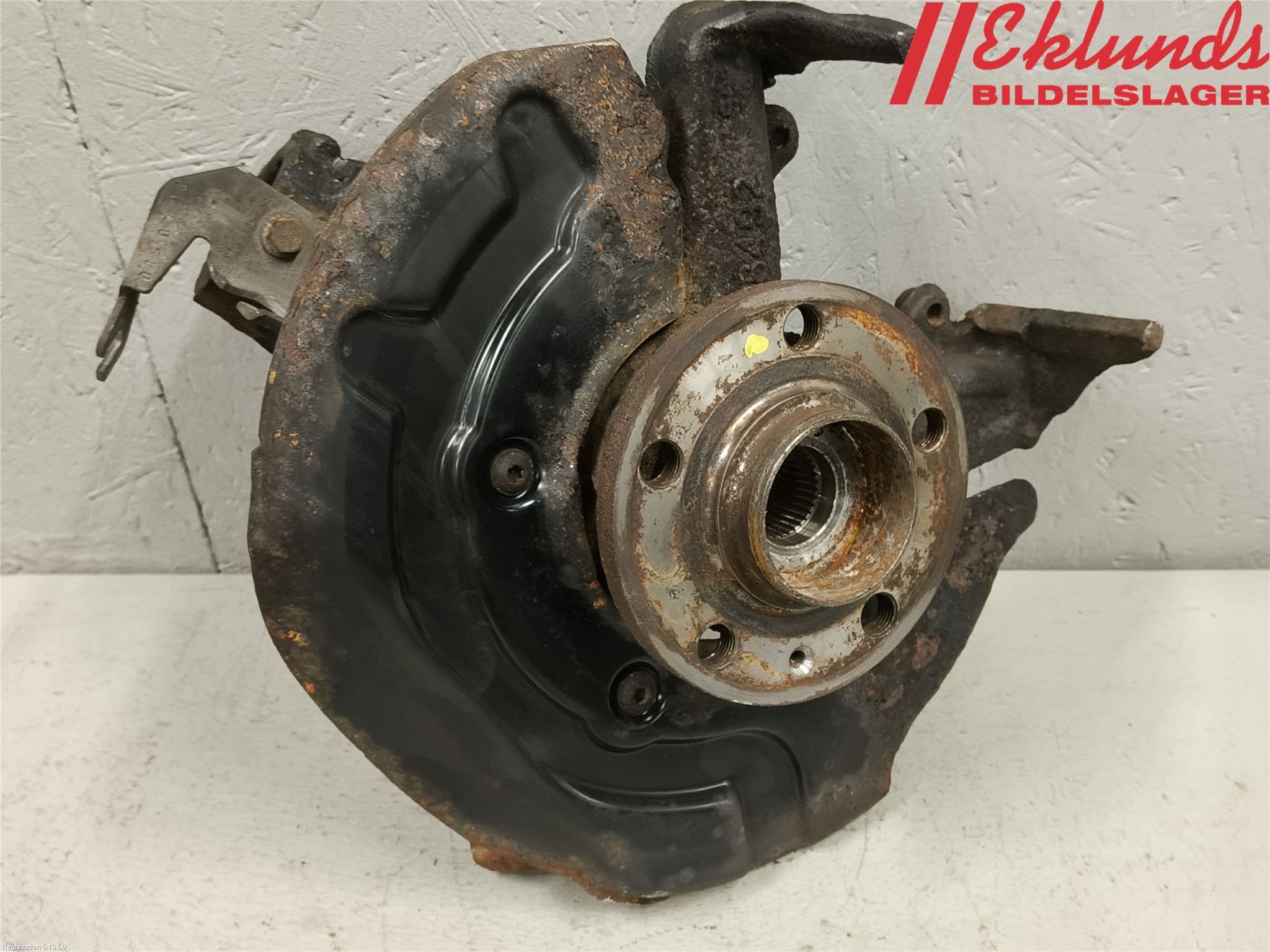 Volkswagen VW POLO VI 18->> Styrspindel Lagerhus Hö
