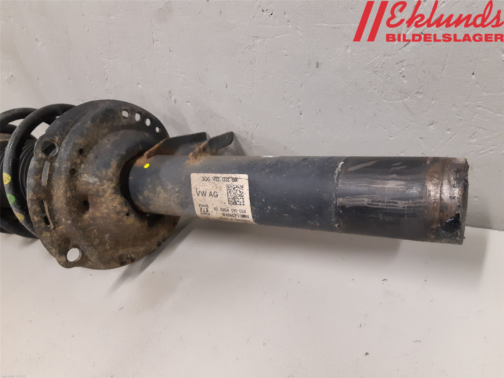 Volkswagen VW PASSAT 15-19 Fjäderben Fram Höger