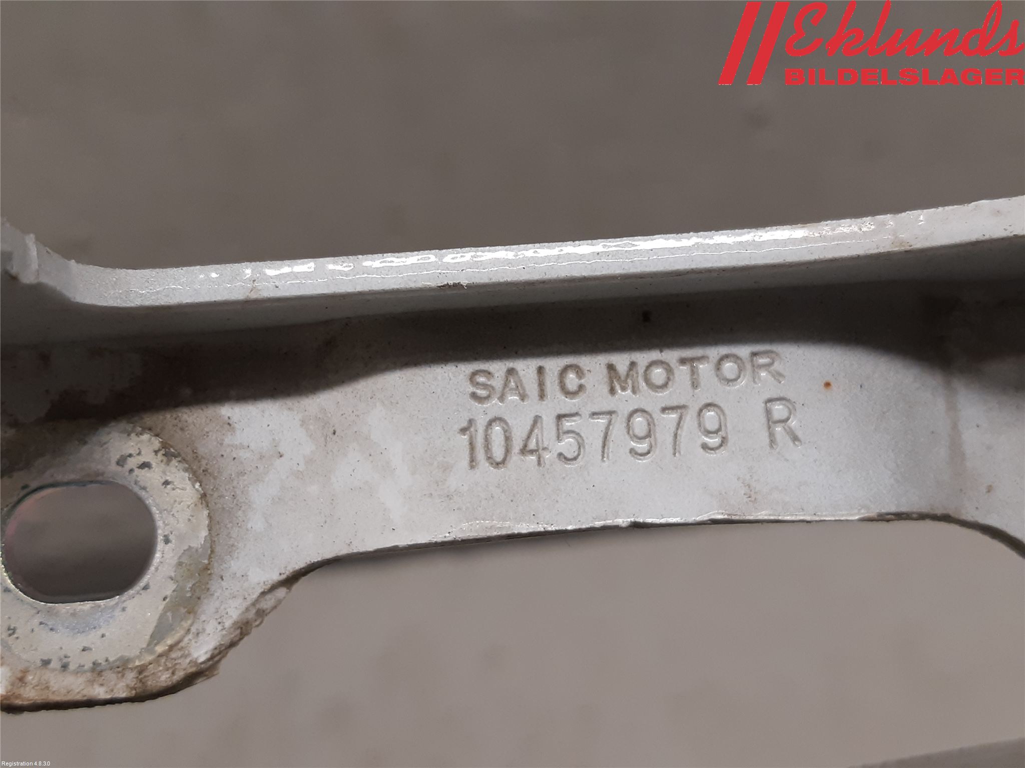 MG ZS EV 20- Huvgångjärn