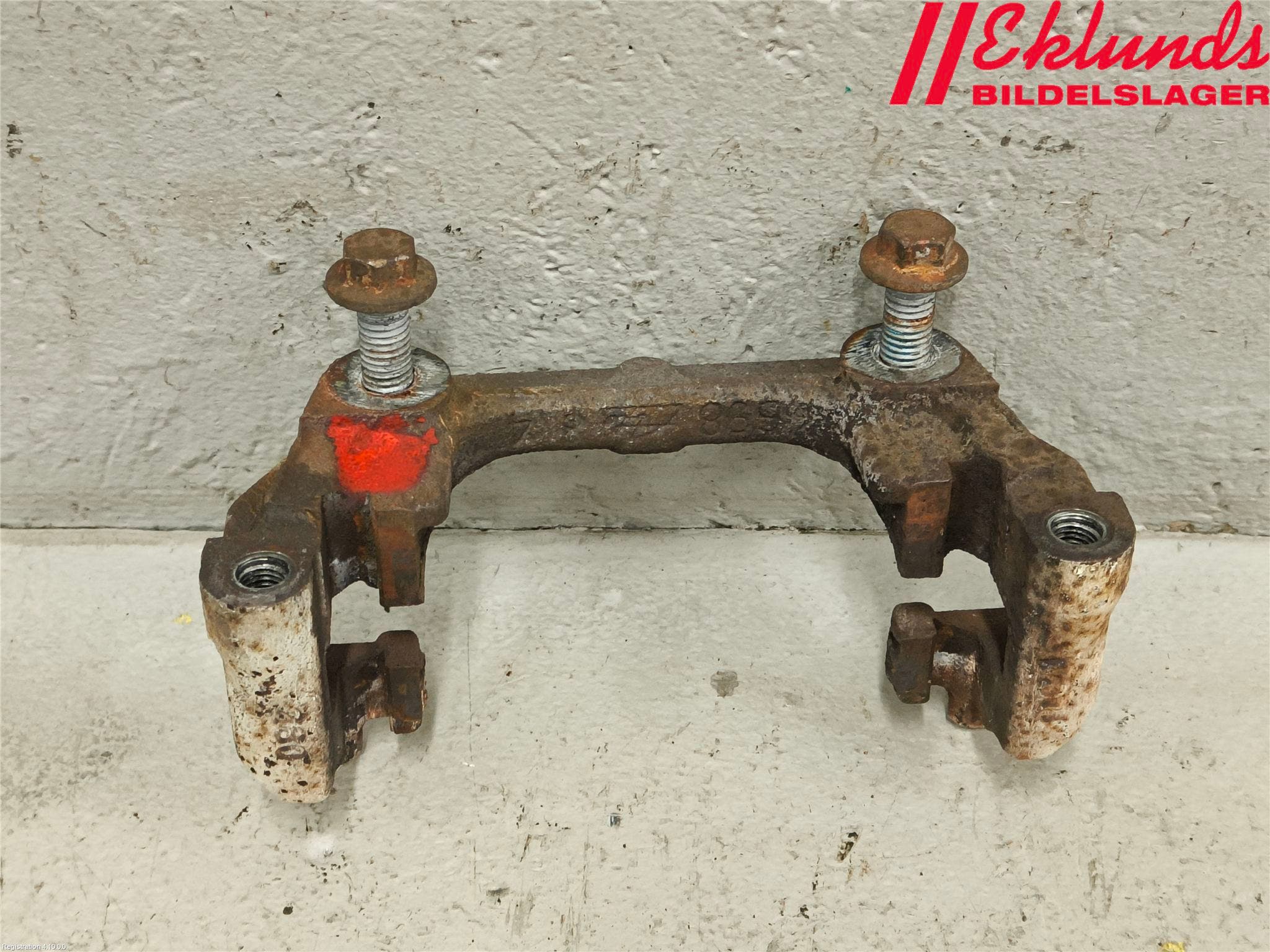 Ford FOCUS 08-11 Bromsokshållare