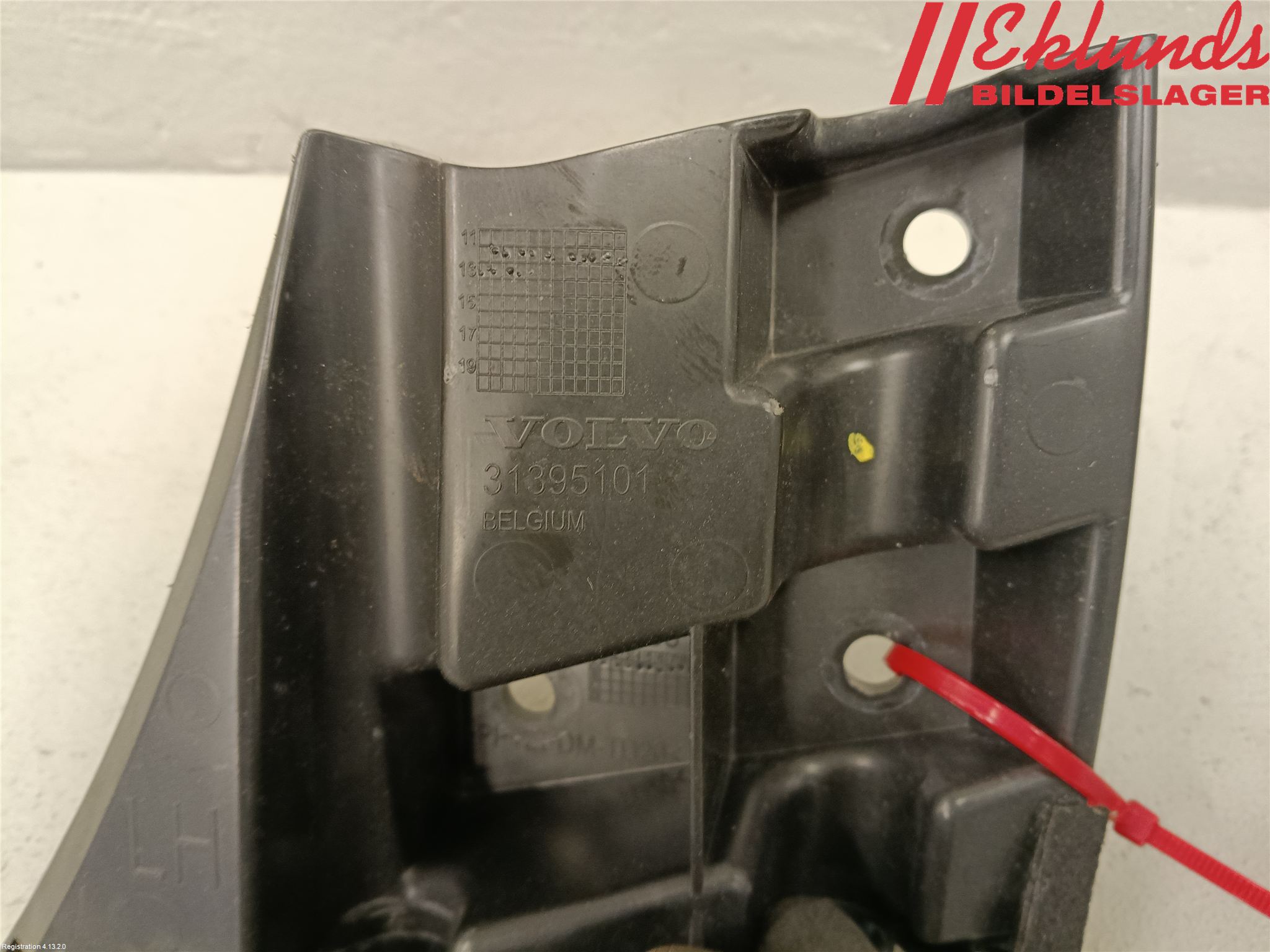 Volvo V40 12-19 Stötfångarfäste Fram Vä