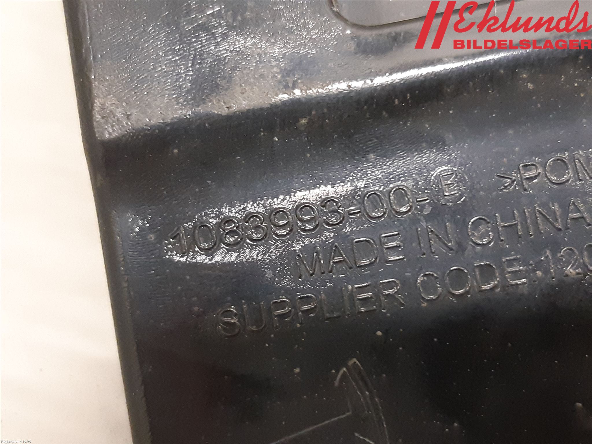 Tesla MODEL 3 17- Stötfångarfäste Bak Hö