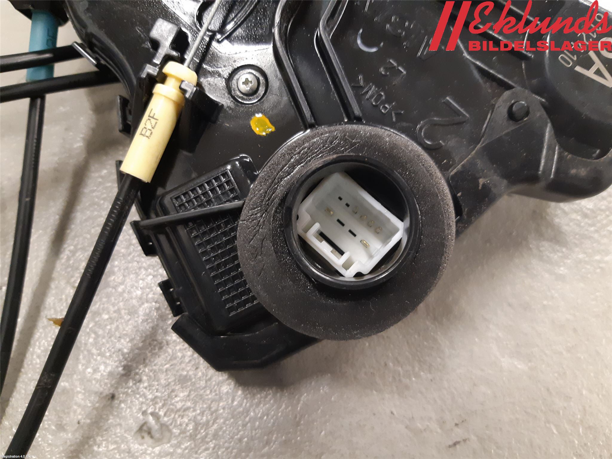 Toyota RAV4 13-18 Låskista-Dörrlås