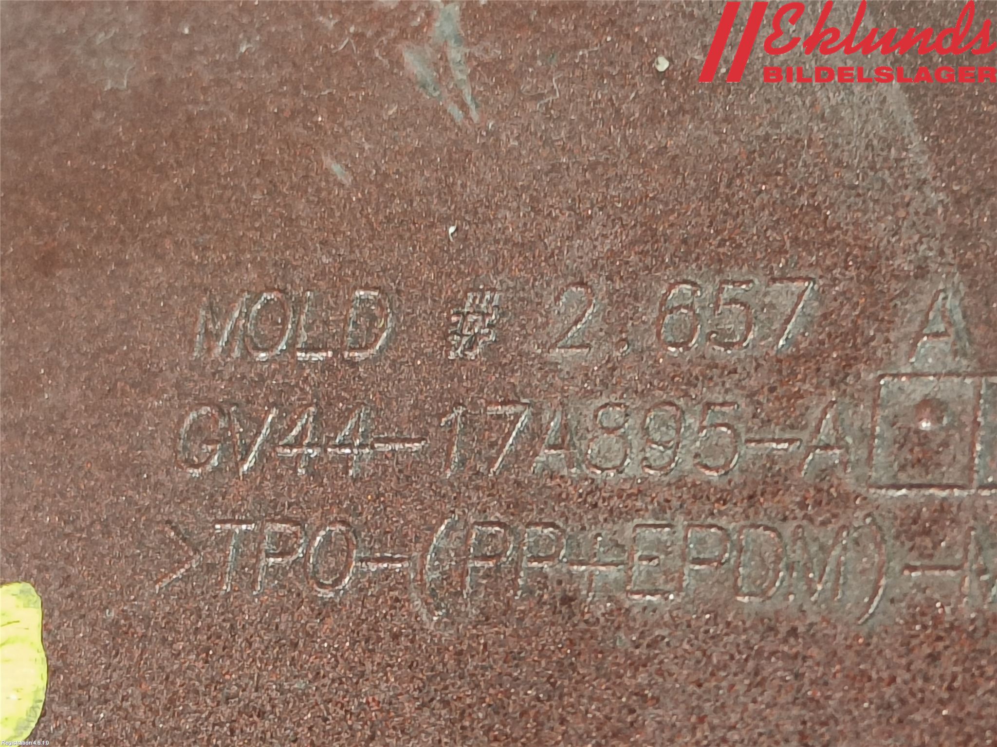 Ford KUGA 17-19 Stötfångardel Bak Vä