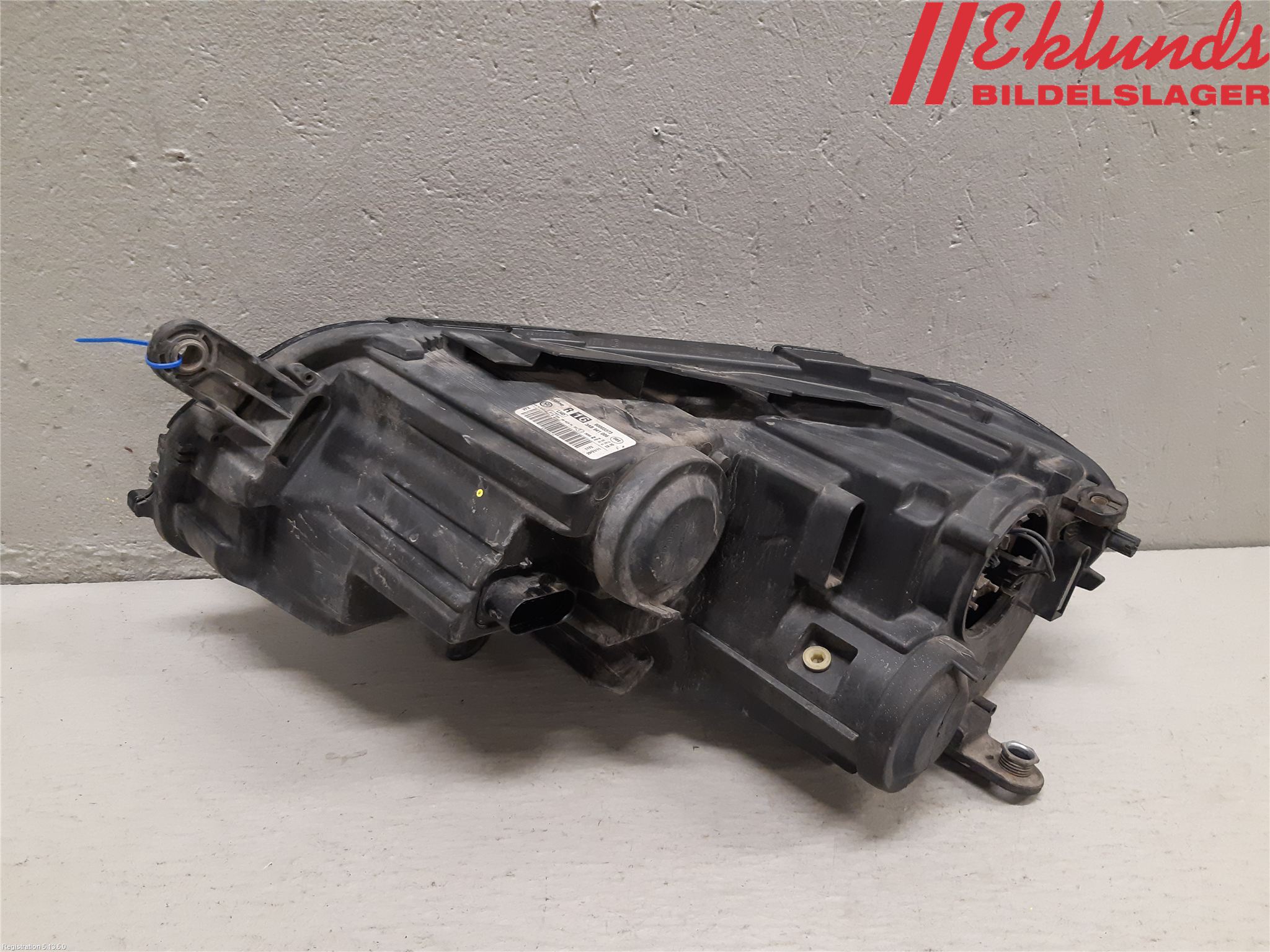 Volkswagen VW PASSAT 11-14 Strålkastare Höger