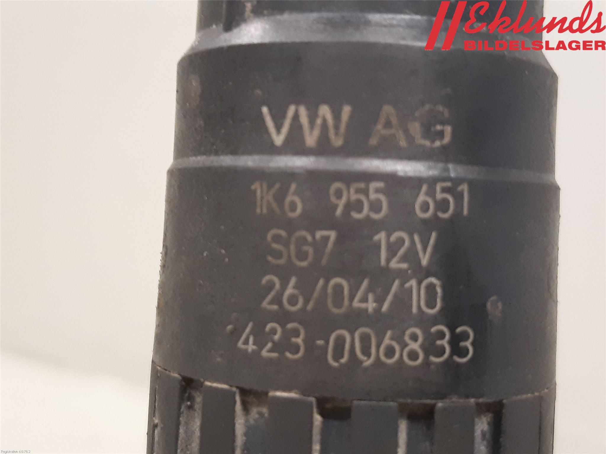 Volkswagen VW CADDY      04-10 Spolarpump Vindruta