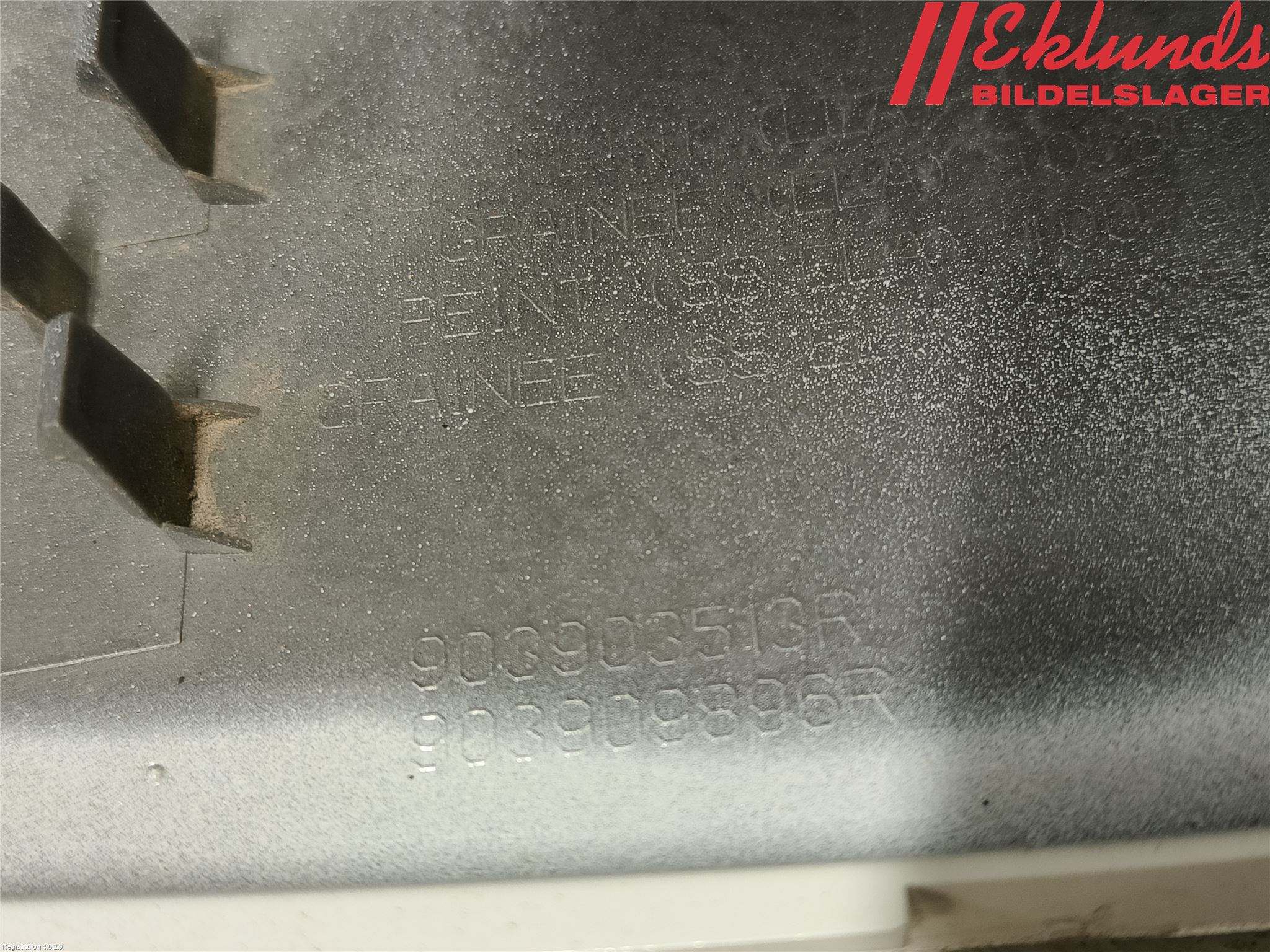 Renault TRAFIC/E-TECH 15- Bakljussarg