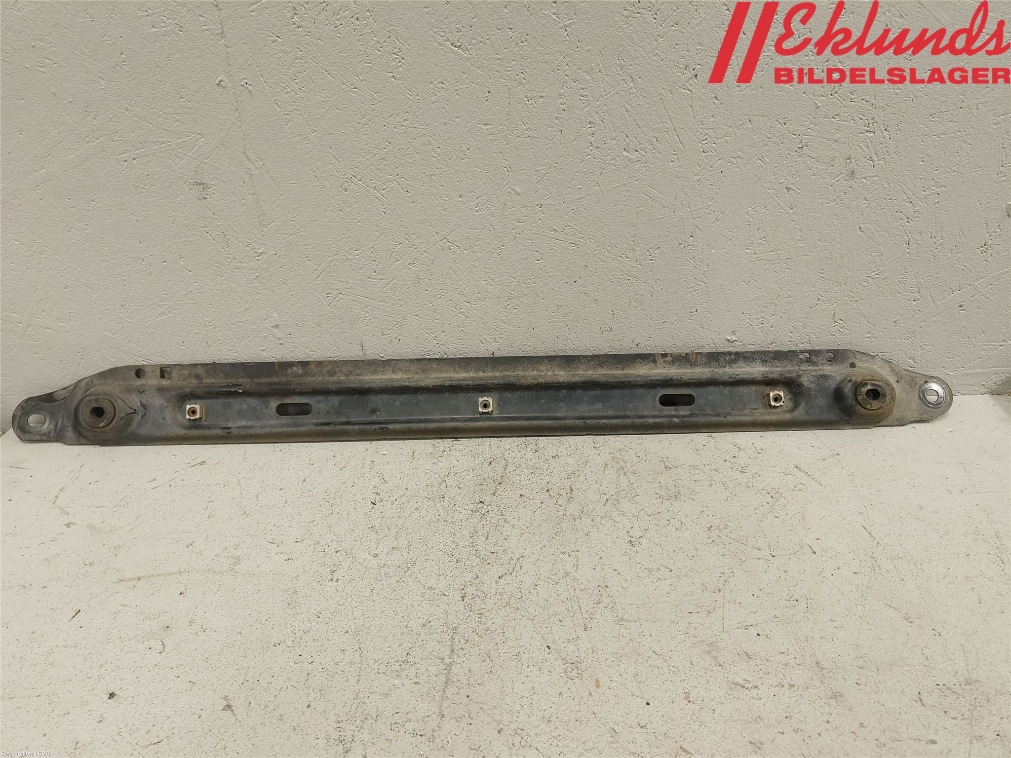 Peugeot PARTNER 16-18 Frontplåt Undre