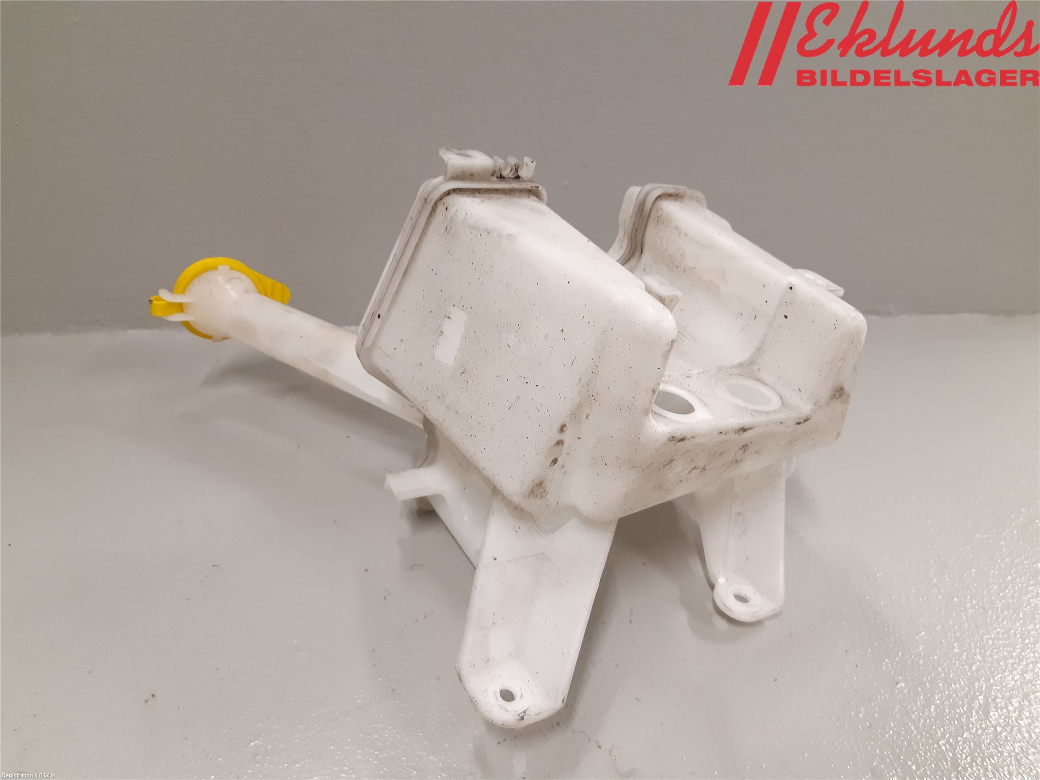 Toyota YARIS XP130 15-20 Spolartank Vindruta
