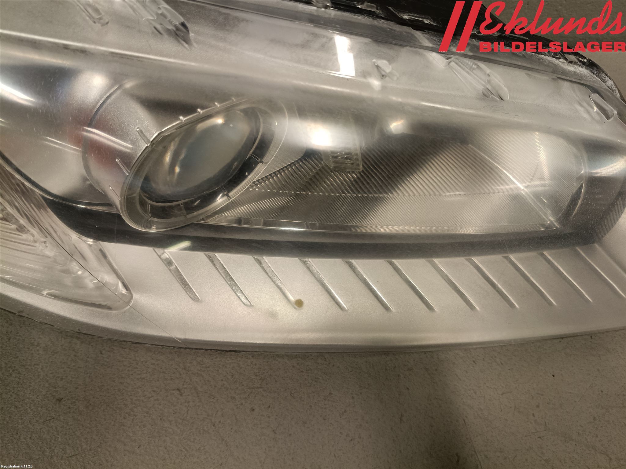 Volvo V70 08-13 Strålkastare Höger