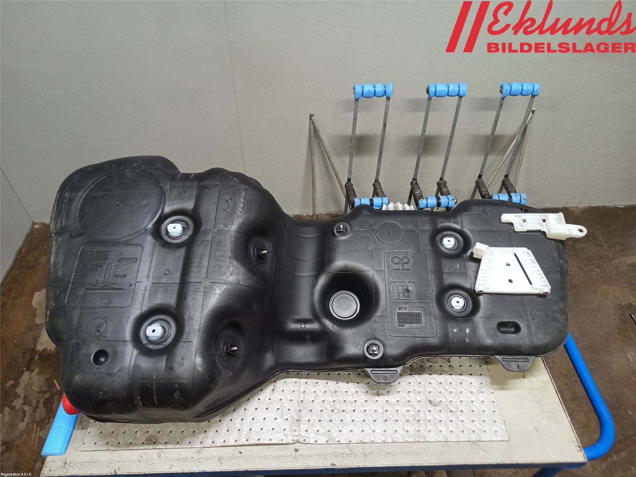 Volvo XC40/RECHARGE 18- Bränsletank