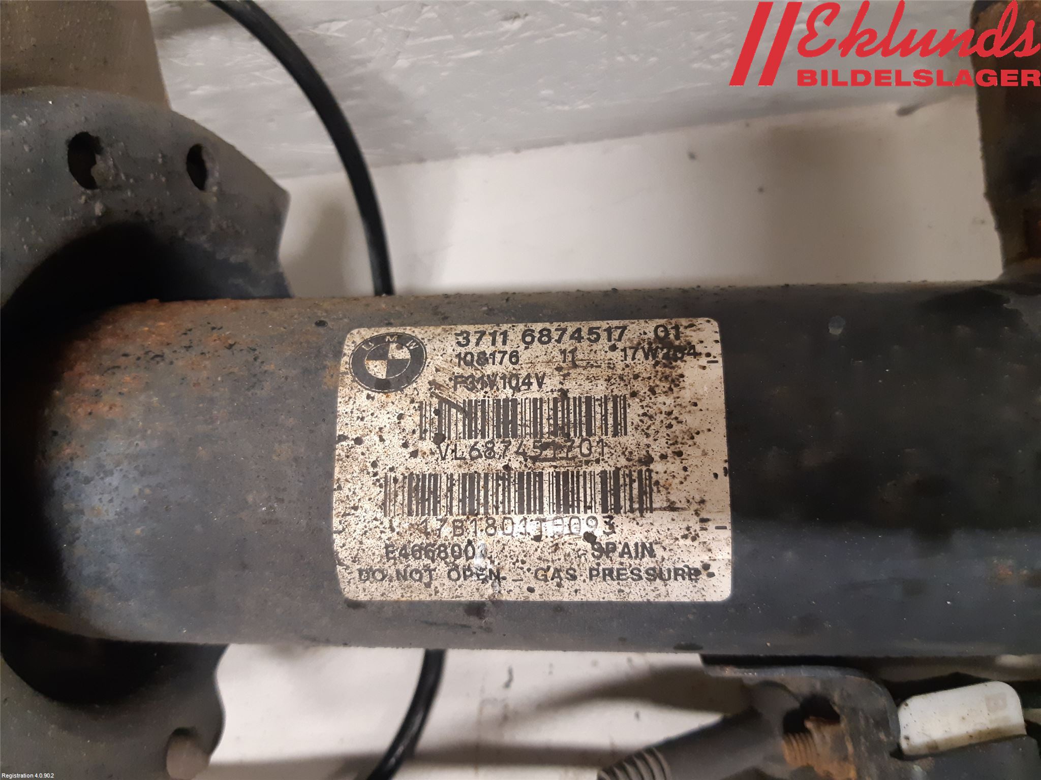 BMW 3 F30/F31/F80 12-19 Fjäderben Fram Vänster