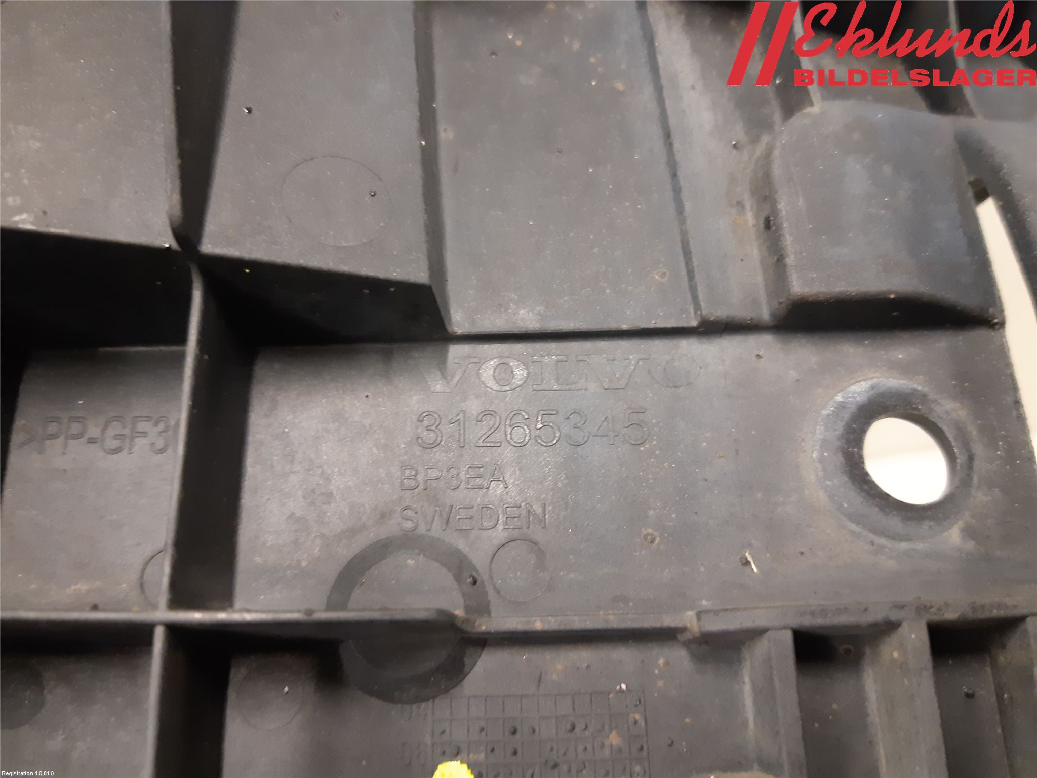 Volvo V70 08-13 Stötfångarfäste Fram Hö